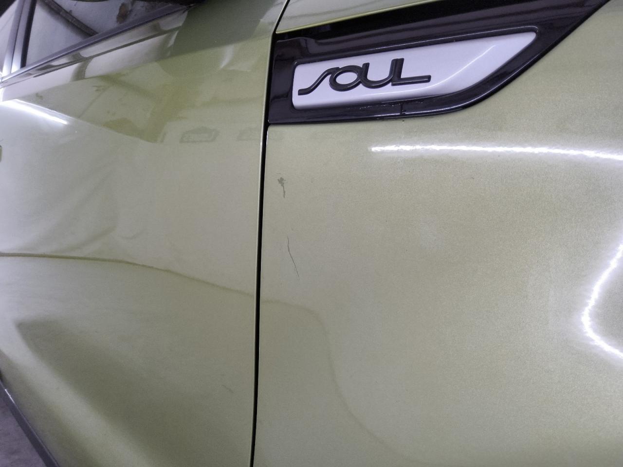 2015 Kia Soul Base Green vin: KNDJN2A22F7791410 Damage: Right Front Fender, Heavy Scratch, 2 To 3 Inches