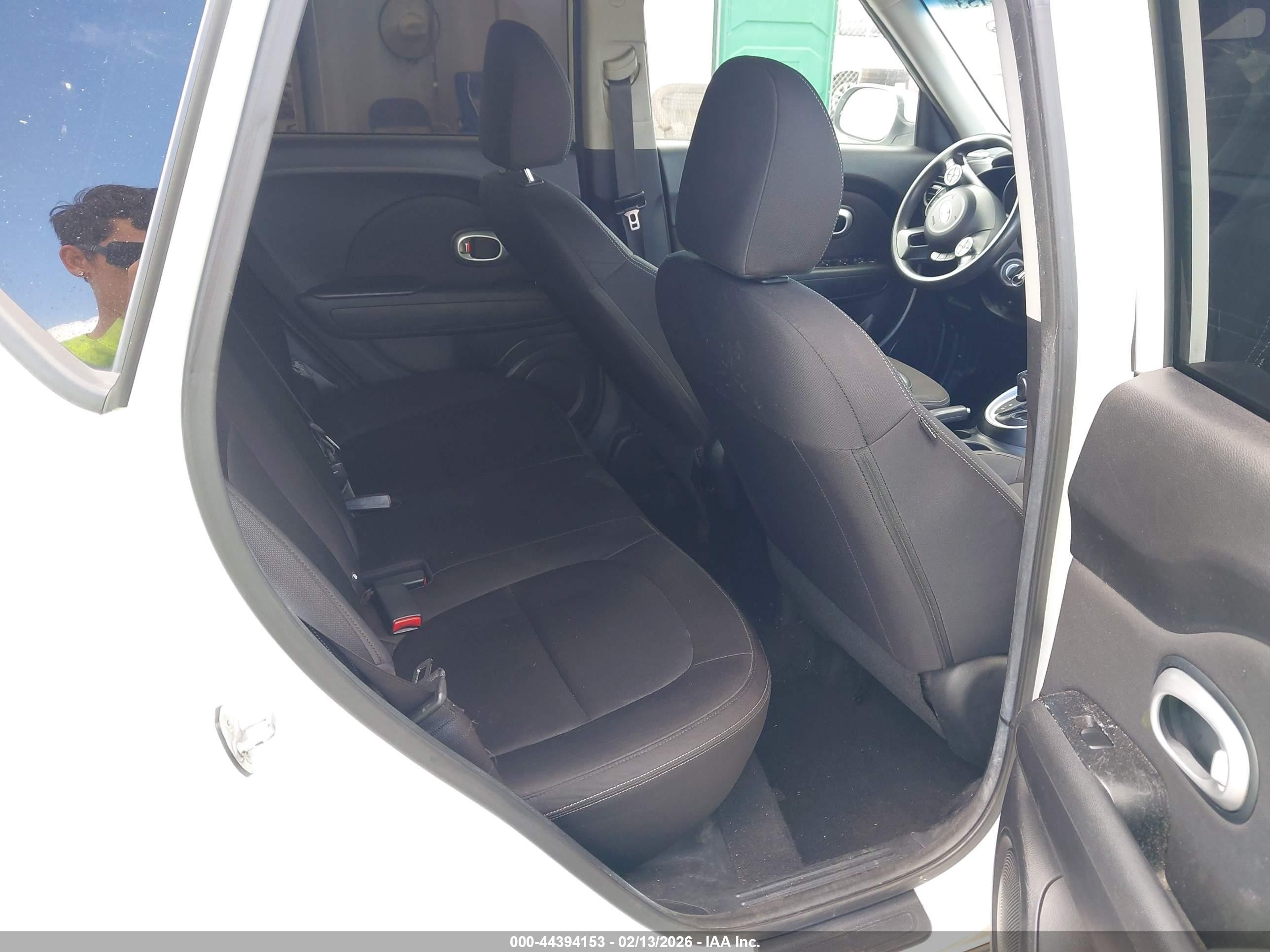 2015 Kia Soul   White vin: KNDJN2A22F7794159