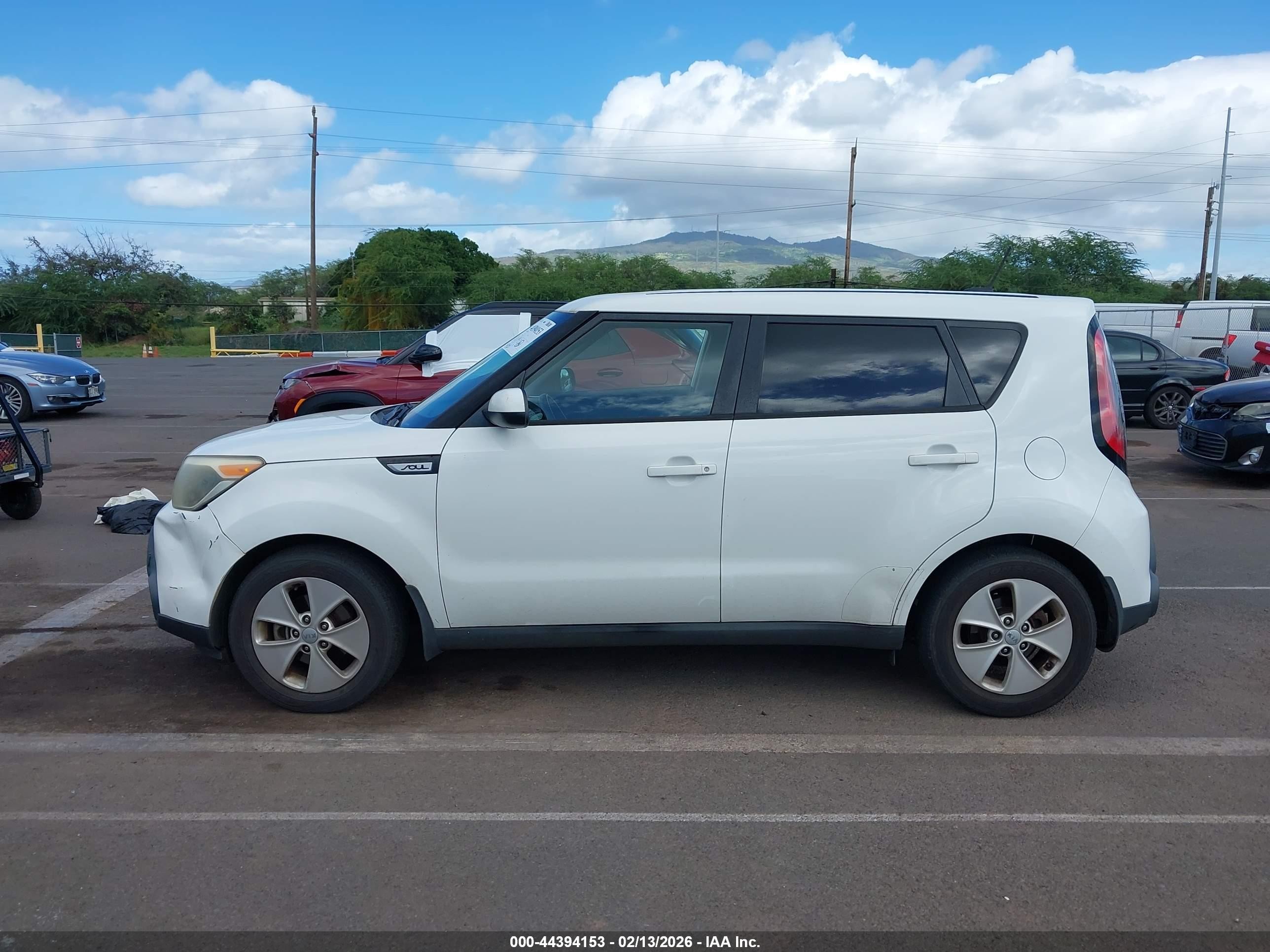 2015 Kia Soul   White vin: KNDJN2A22F7794159
