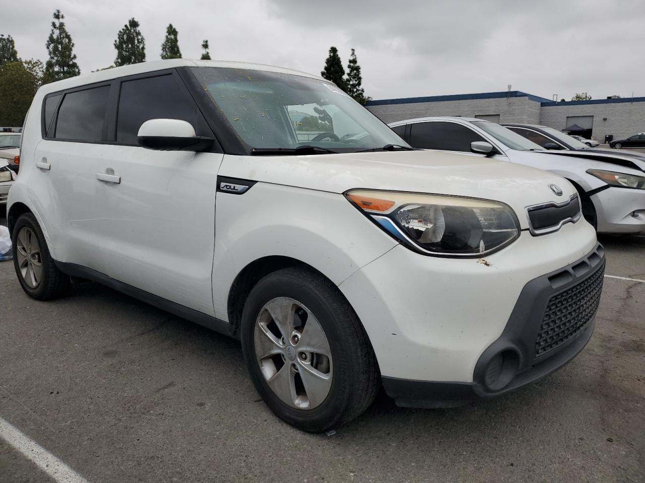 2015 Kia Soul Белый vin: KNDJN2A22F7800283
