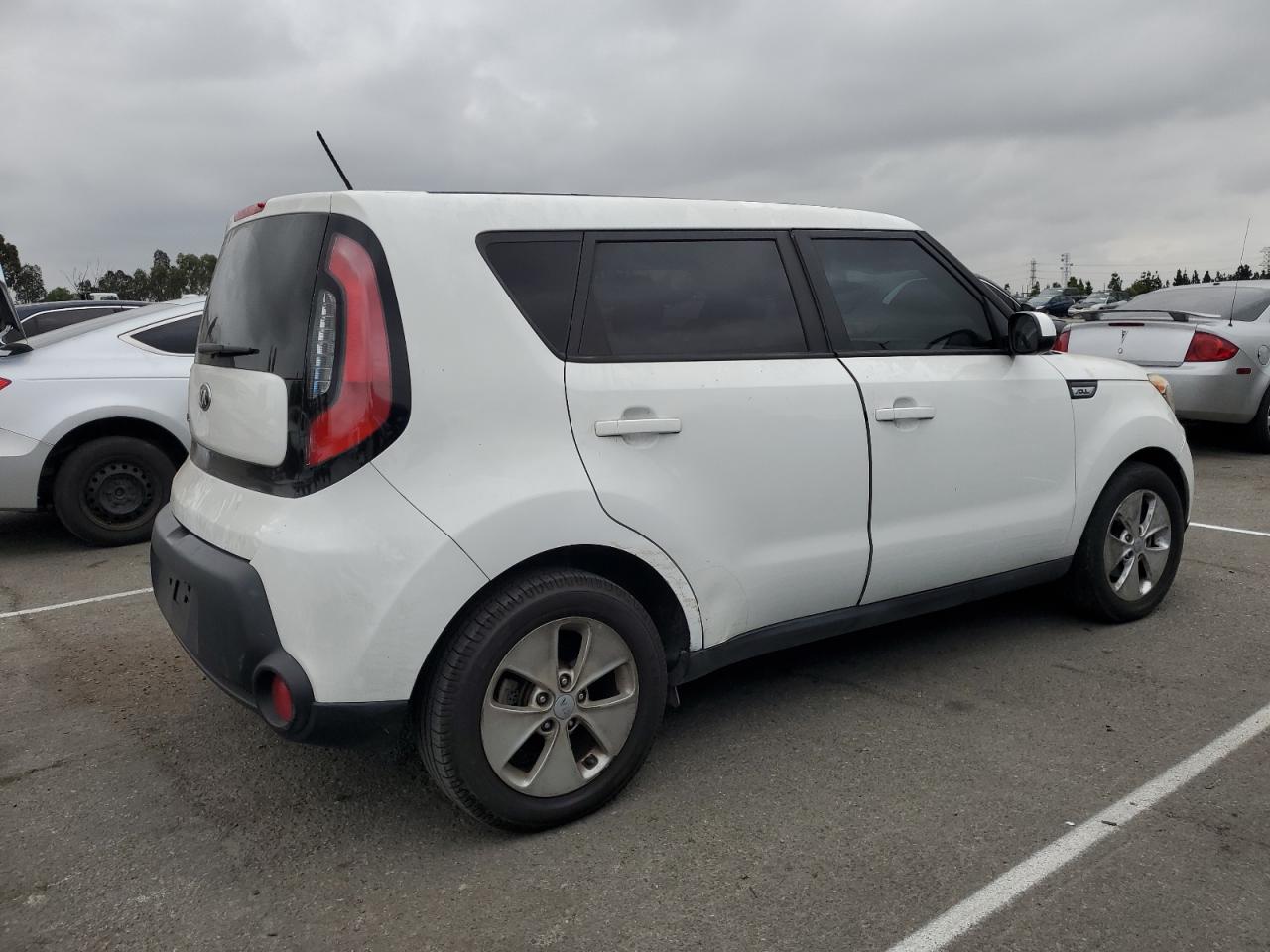 2015 Kia Soul Белый vin: KNDJN2A22F7800283