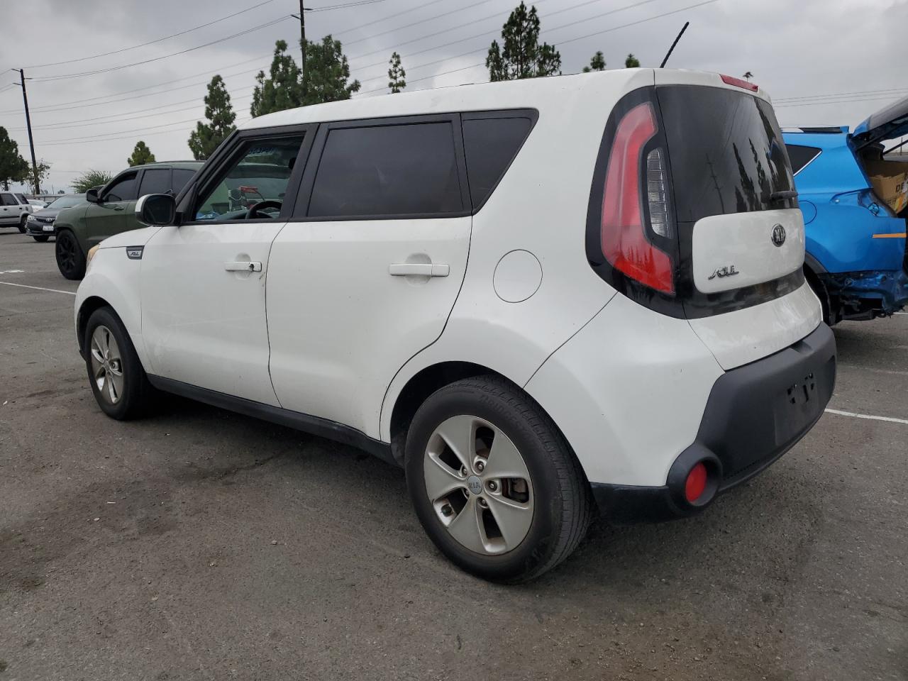 2015 Kia Soul Белый vin: KNDJN2A22F7800283