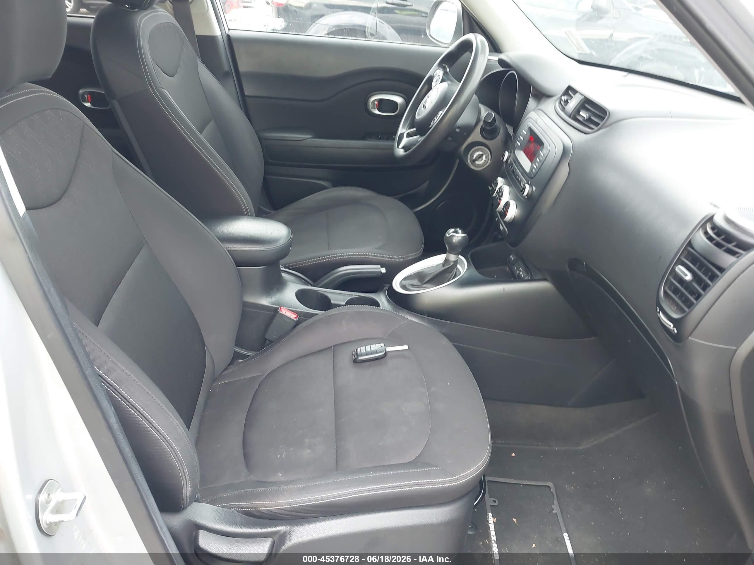 2015 Kia Soul   Silver vin: KNDJN2A22F7808626