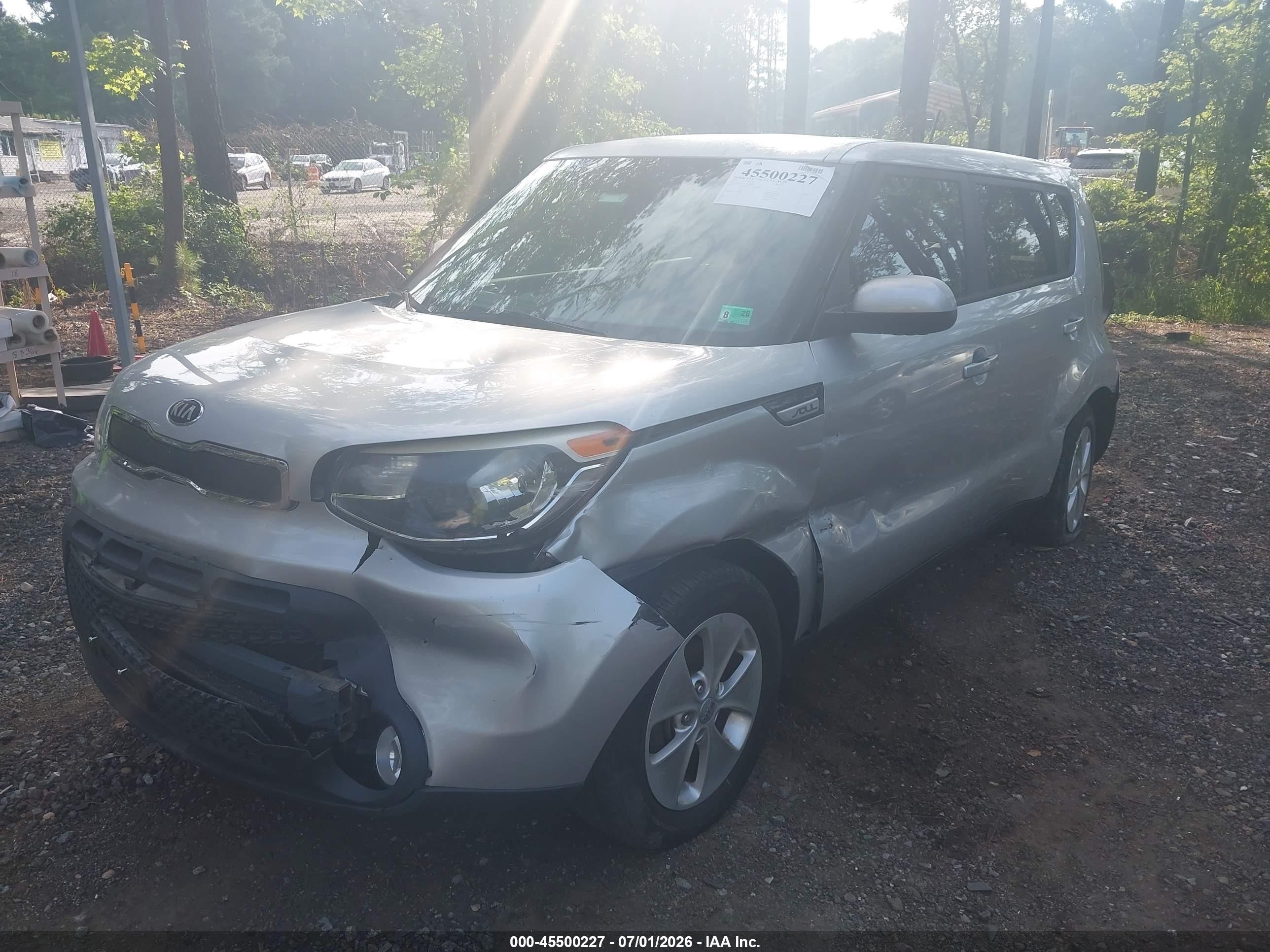2015 Kia Soul   Silver vin: KNDJN2A22F7816564