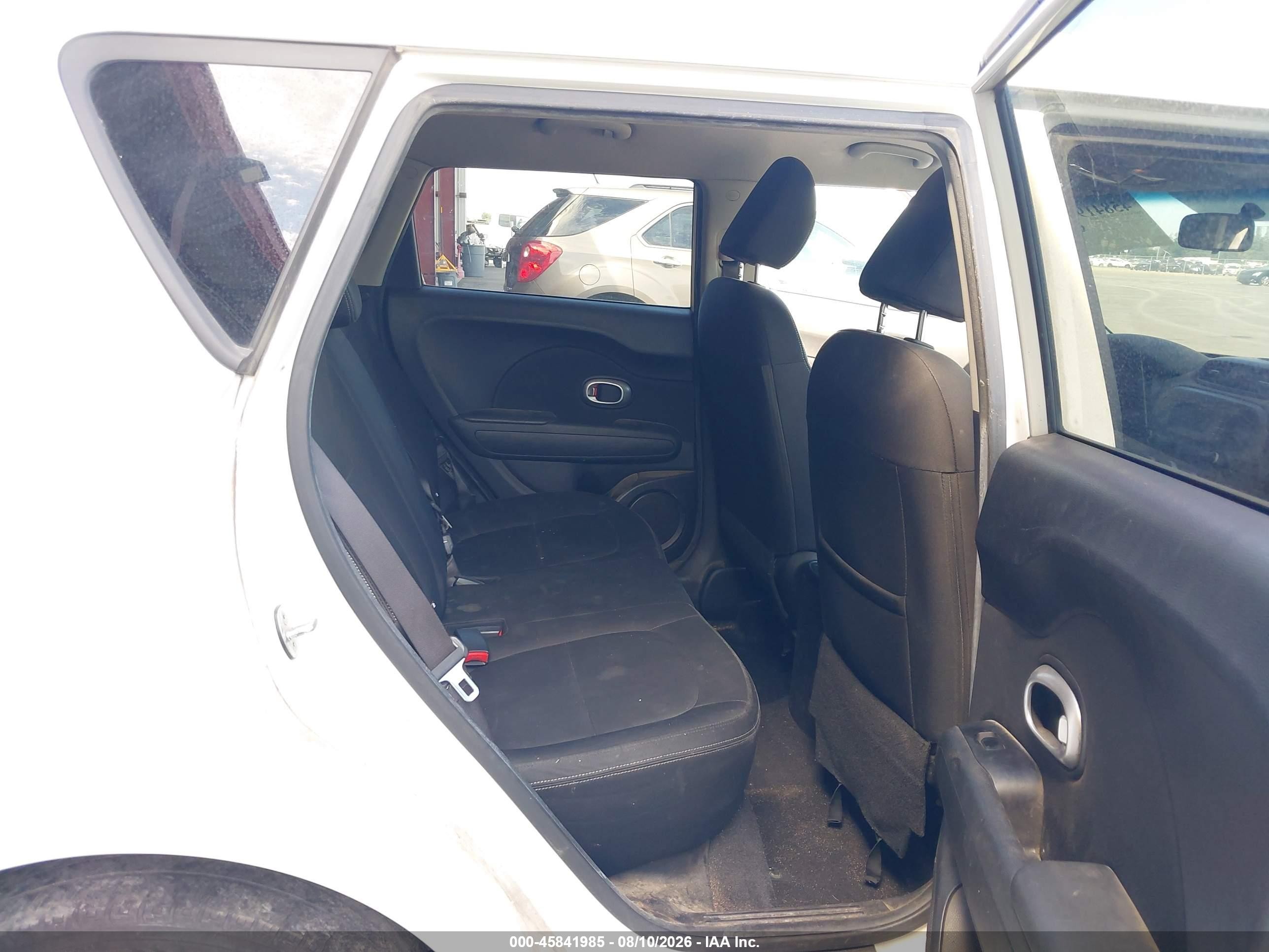 2014 Kia Soul   Белый vin: KNDJN2A23E7094858