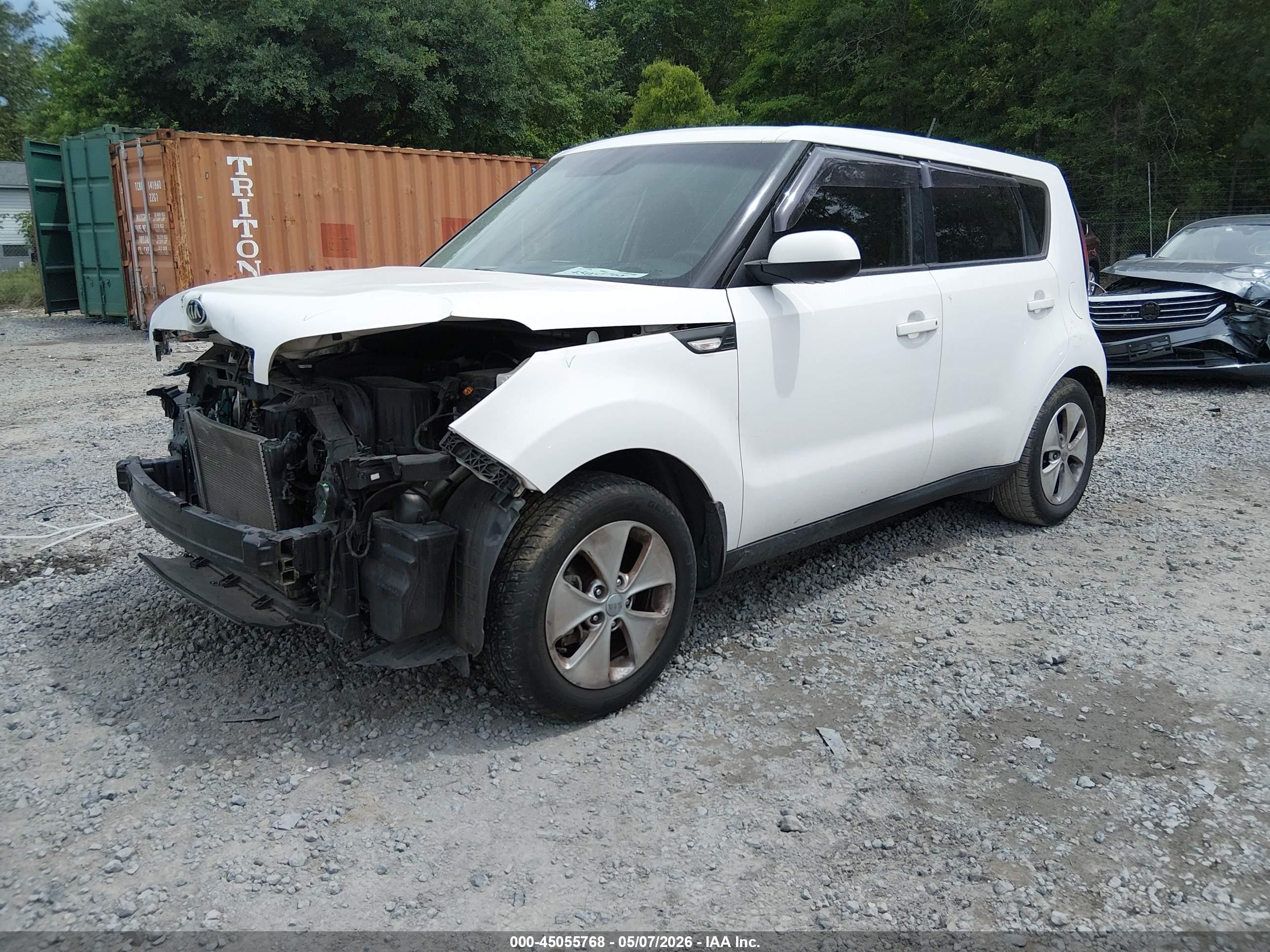 2014 Kia Soul   White vin: KNDJN2A23E7100013