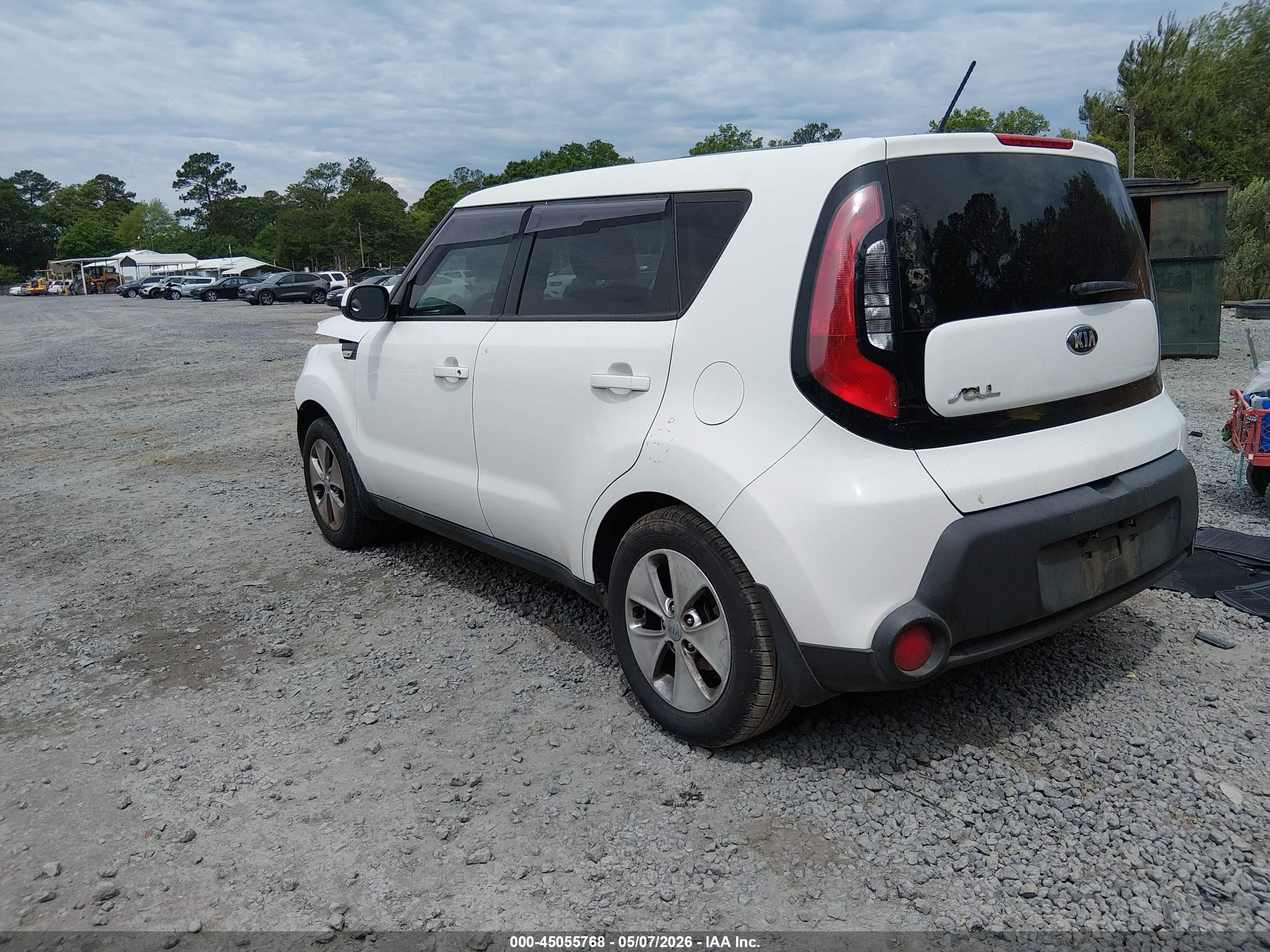 2014 Kia Soul   White vin: KNDJN2A23E7100013