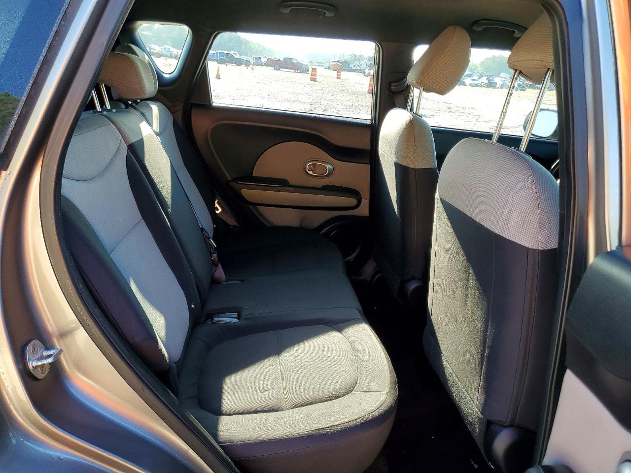 2015 Kia Soul Base Gray vin: KNDJN2A23F7127956