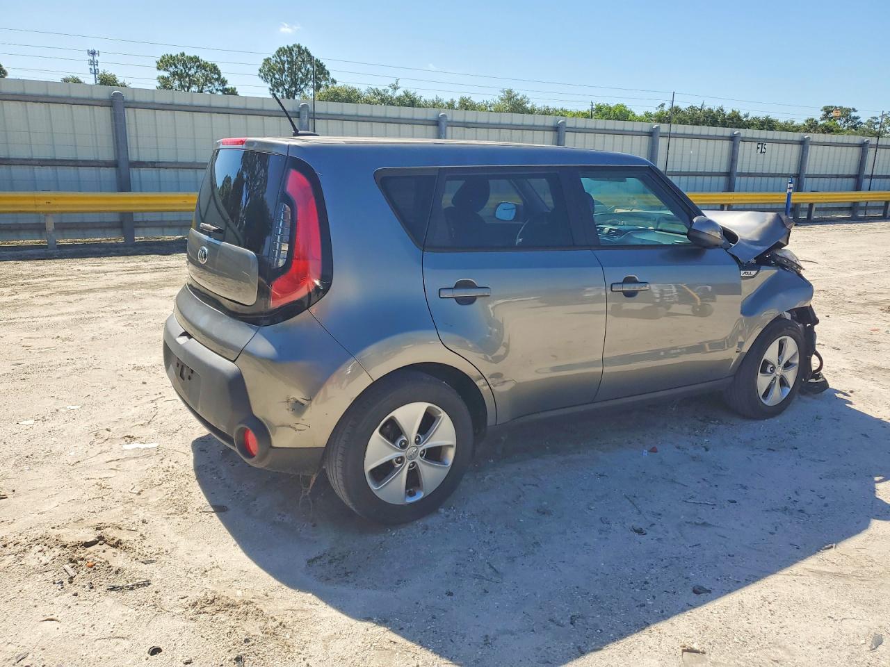 2015 Kia Soul Base Gray vin: KNDJN2A23F7130744