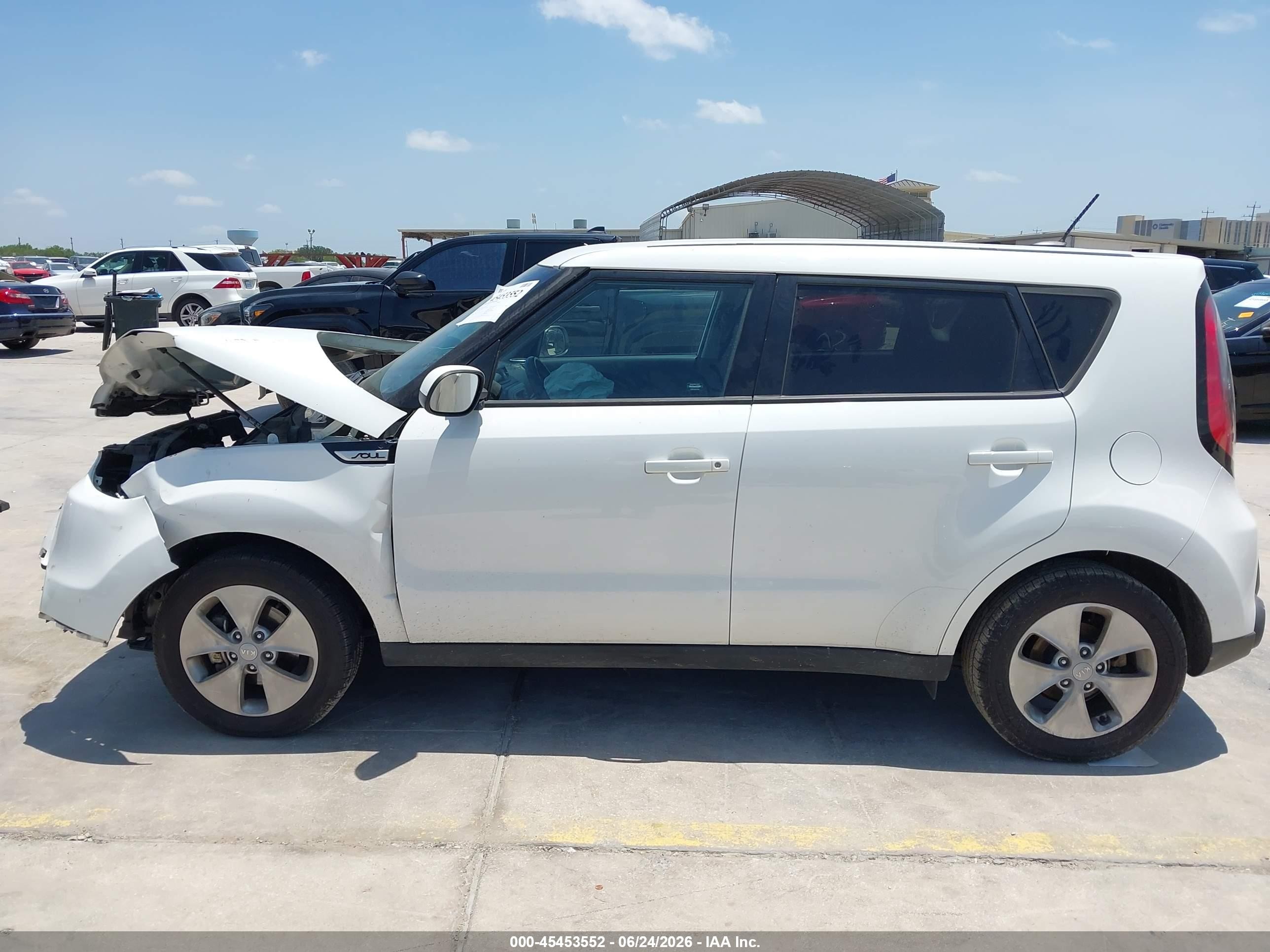 2015 Kia Soul   Белый vin: KNDJN2A23F7153361