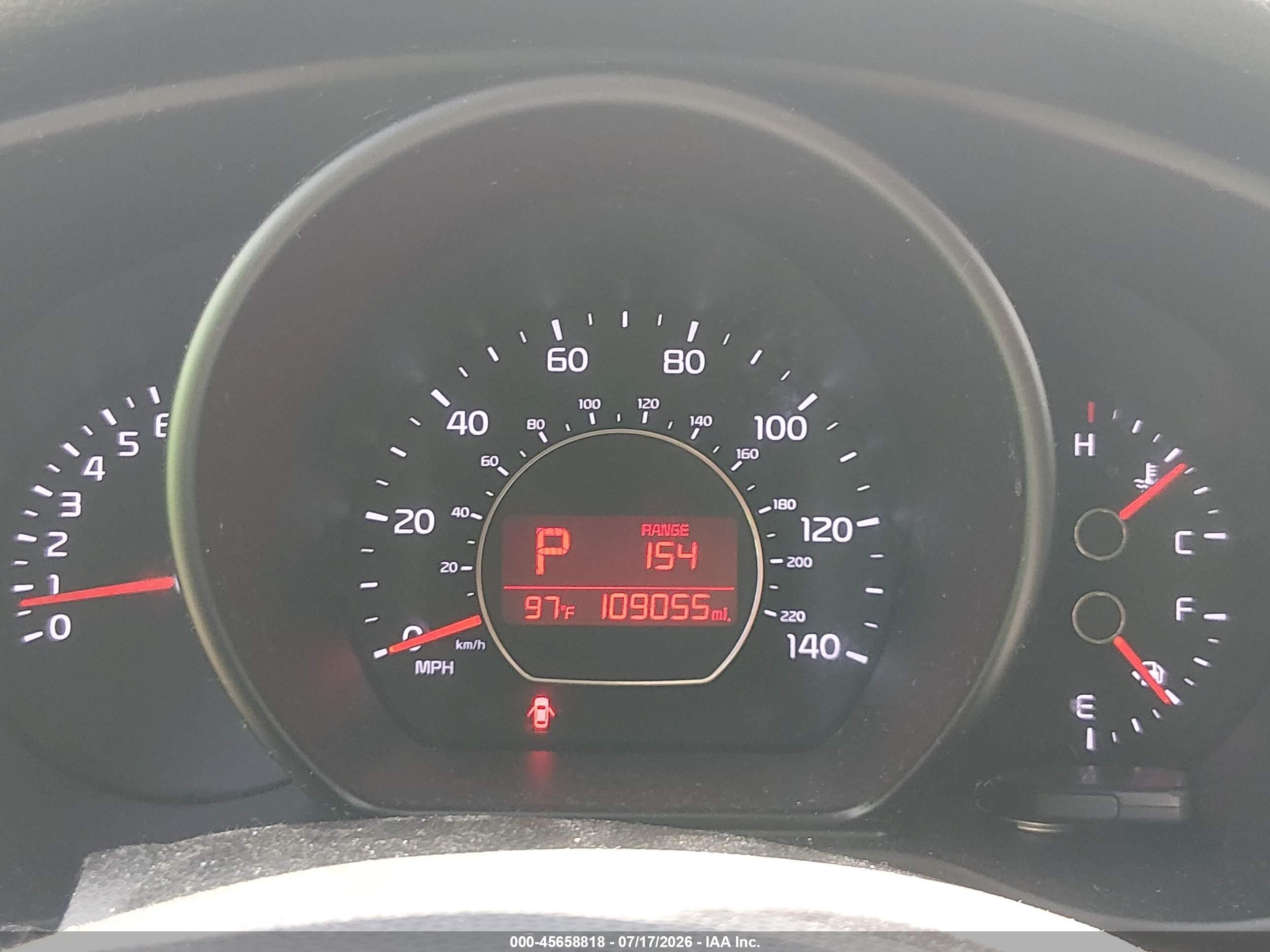 2015 Kia Soul   White vin: KNDJN2A23F7172394