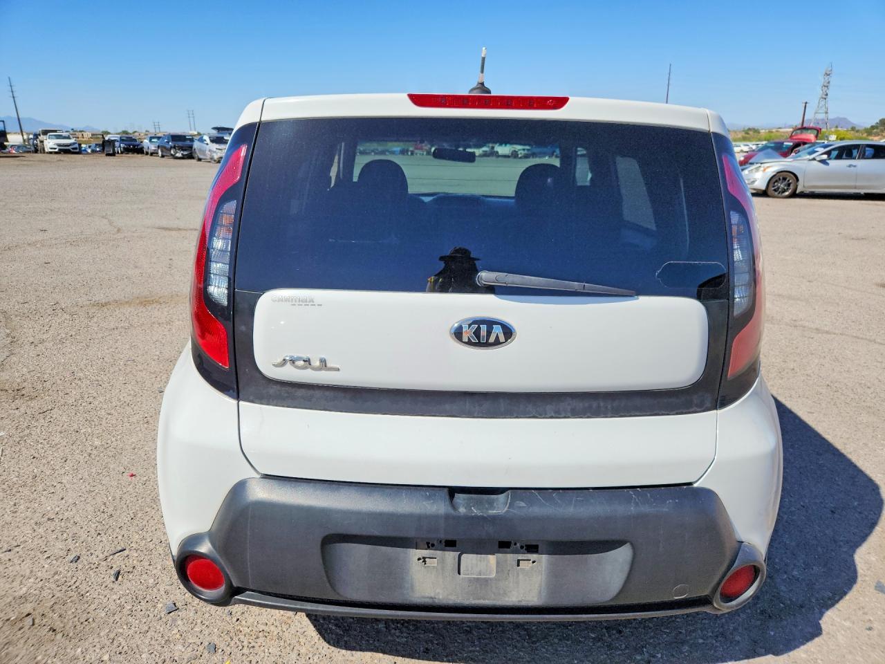 2015 Kia Soul Base White vin: KNDJN2A23F7231489