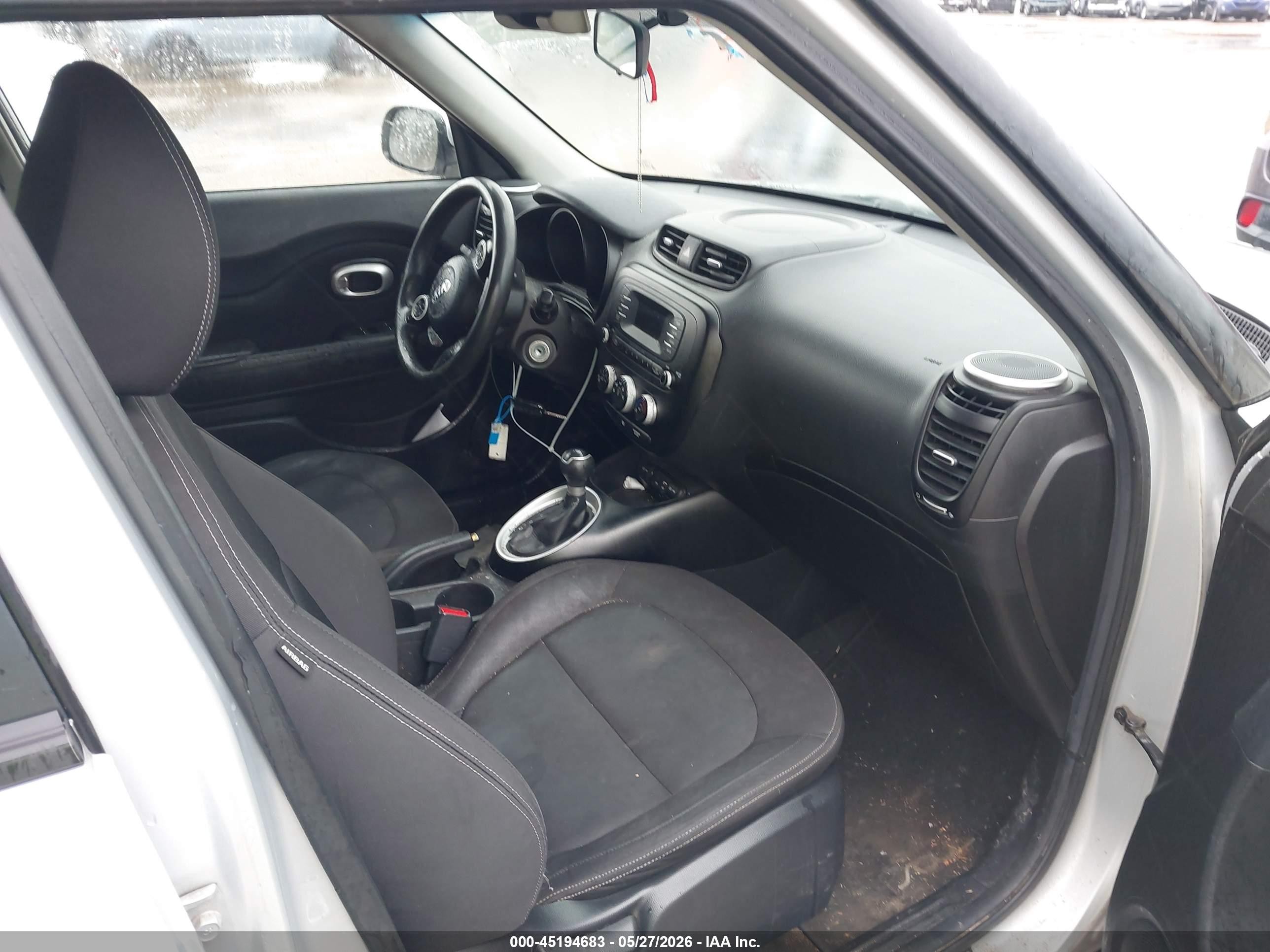 2015 Kia Soul   Silver vin: KNDJN2A23F7786801