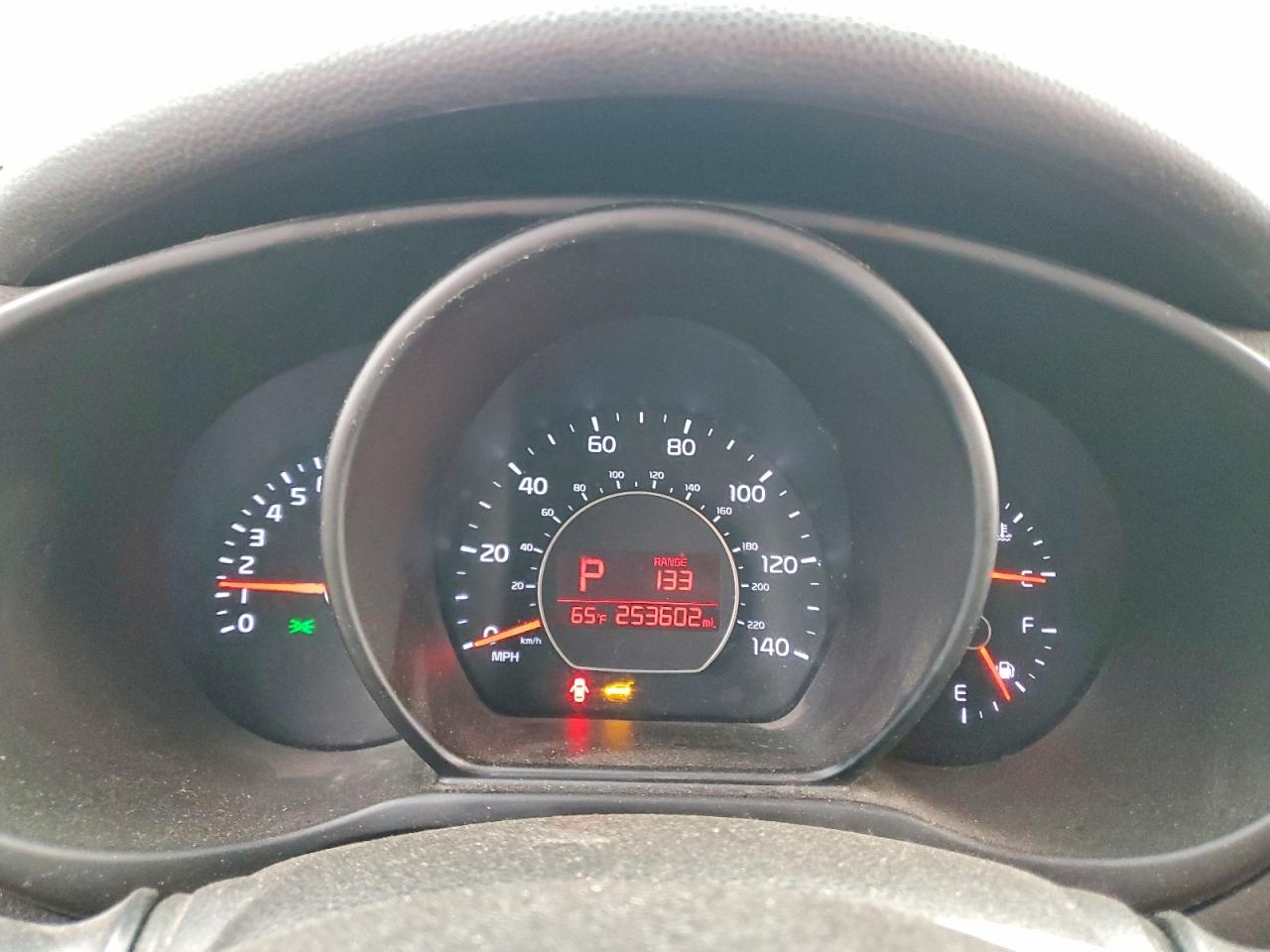 2015 Kia Soul Base Серебряный vin: KNDJN2A23F7811616