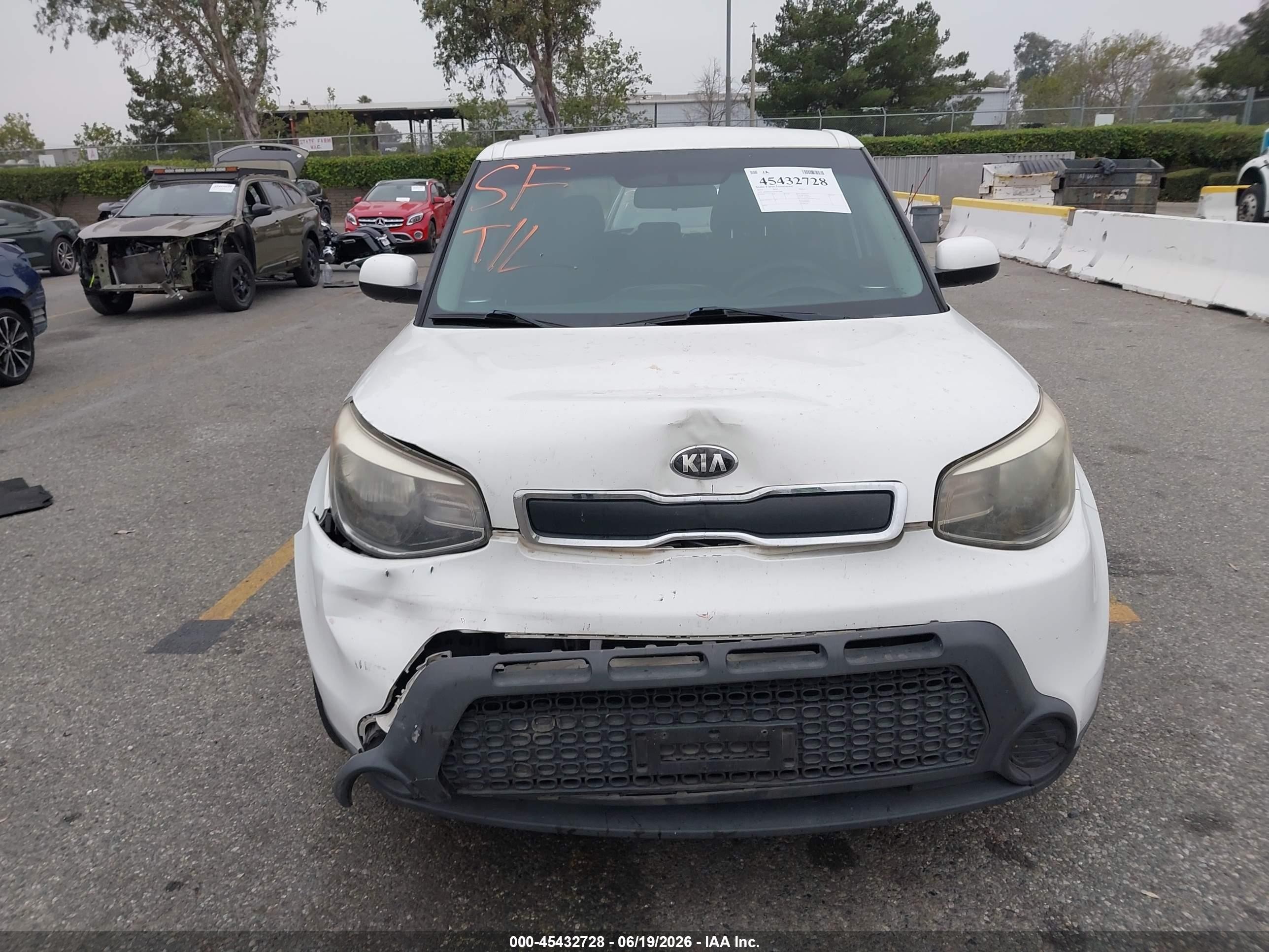 2015 Kia Soul   White vin: KNDJN2A23F7812684