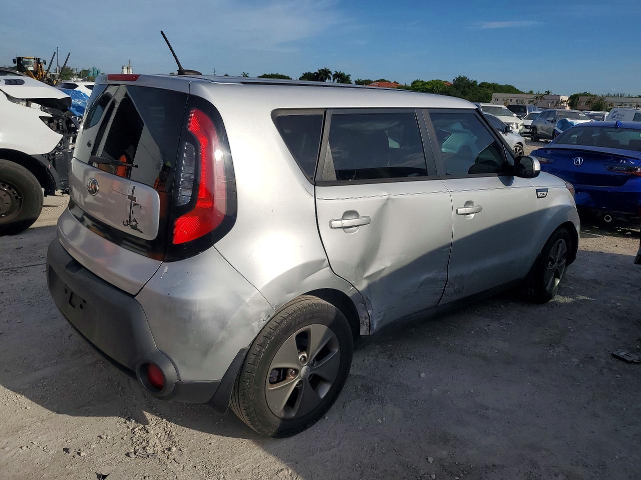 2015 Kia Soul Base Black vin: KNDJN2A23F7812927
