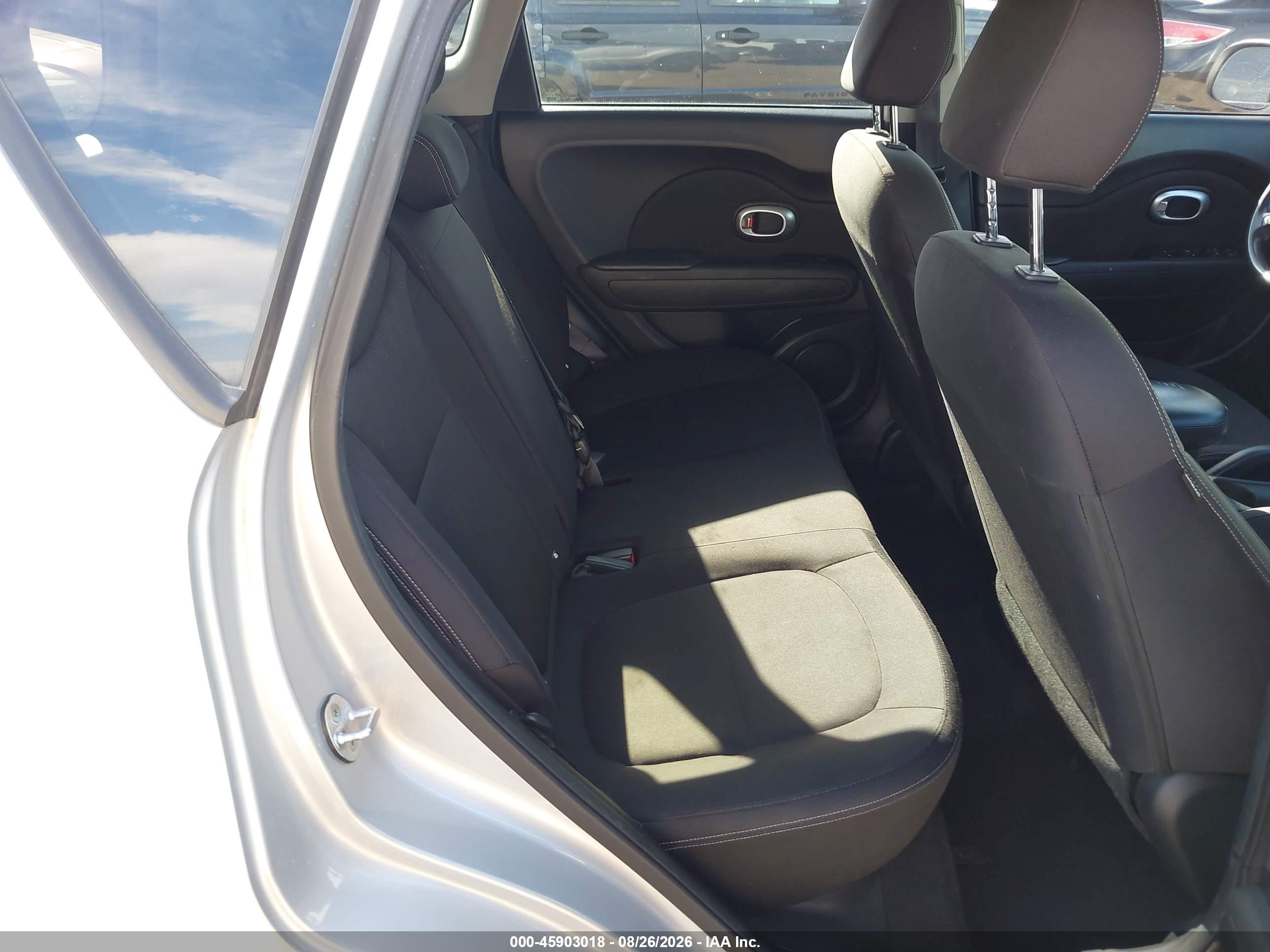 2015 Kia Soul   Silver vin: KNDJN2A23F7816671
