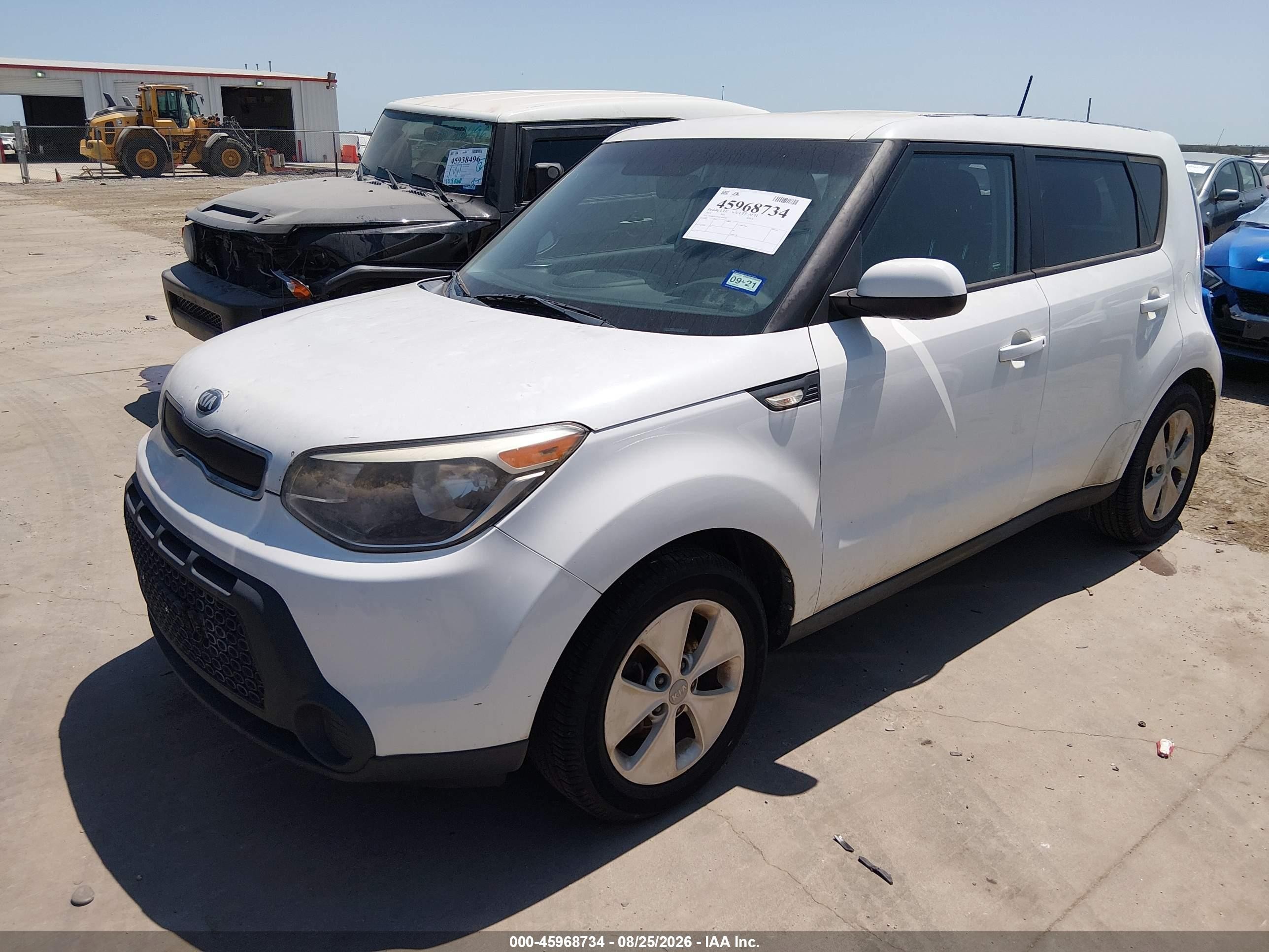 2014 Kia Soul   White vin: KNDJN2A24E7030182