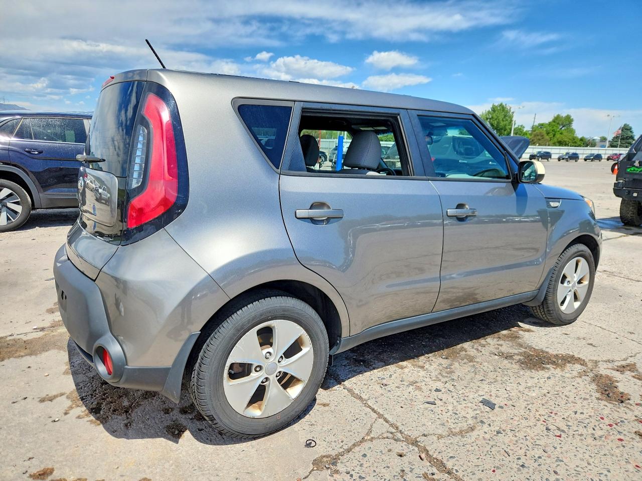 2014 Kia Soul Base Gray vin: KNDJN2A24E7045152