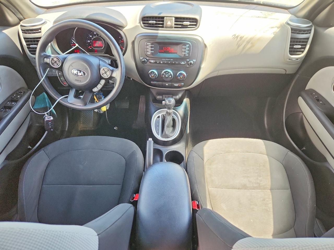 2014 Kia Soul Base Gray vin: KNDJN2A24E7045152
