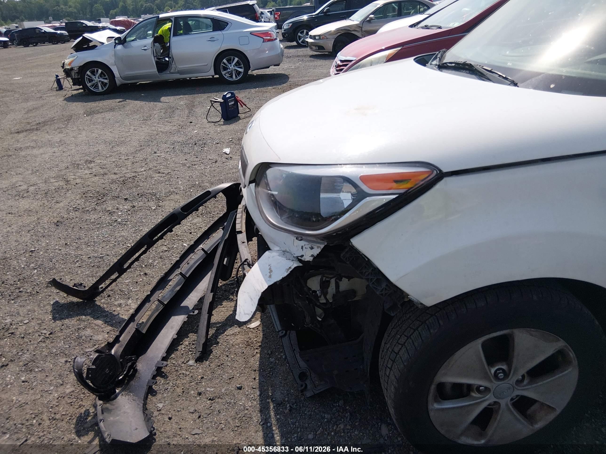 2014 Kia Soul   White vin: KNDJN2A24E7065871