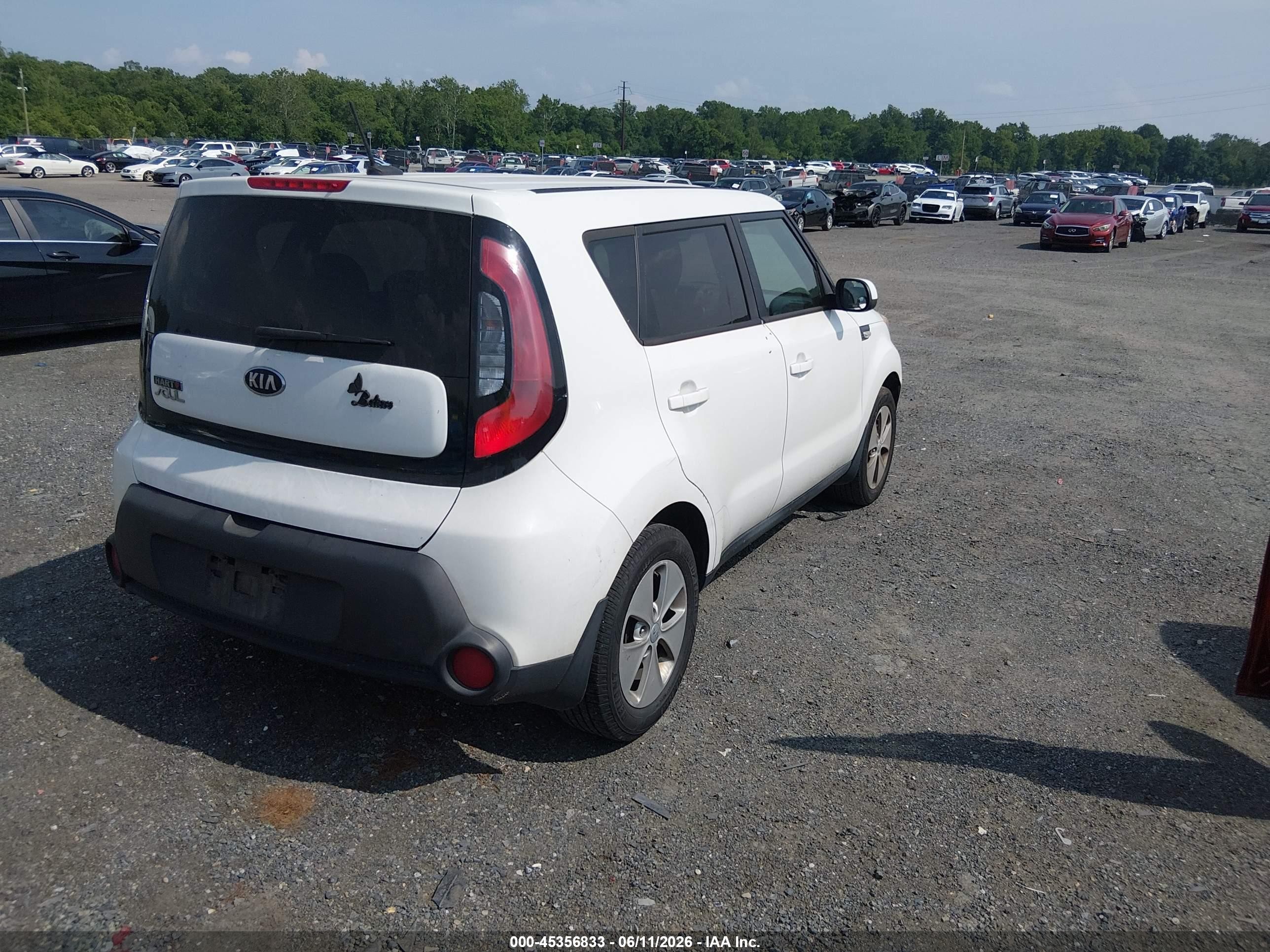 2014 Kia Soul   White vin: KNDJN2A24E7065871