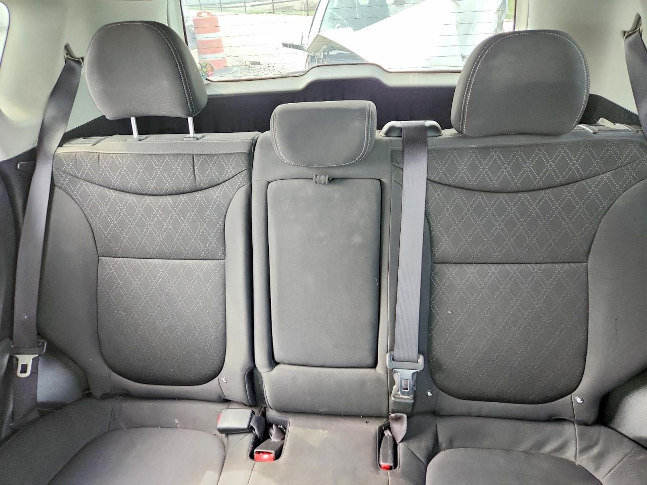 2014 Kia Soul Base White vin: KNDJN2A24E7067541