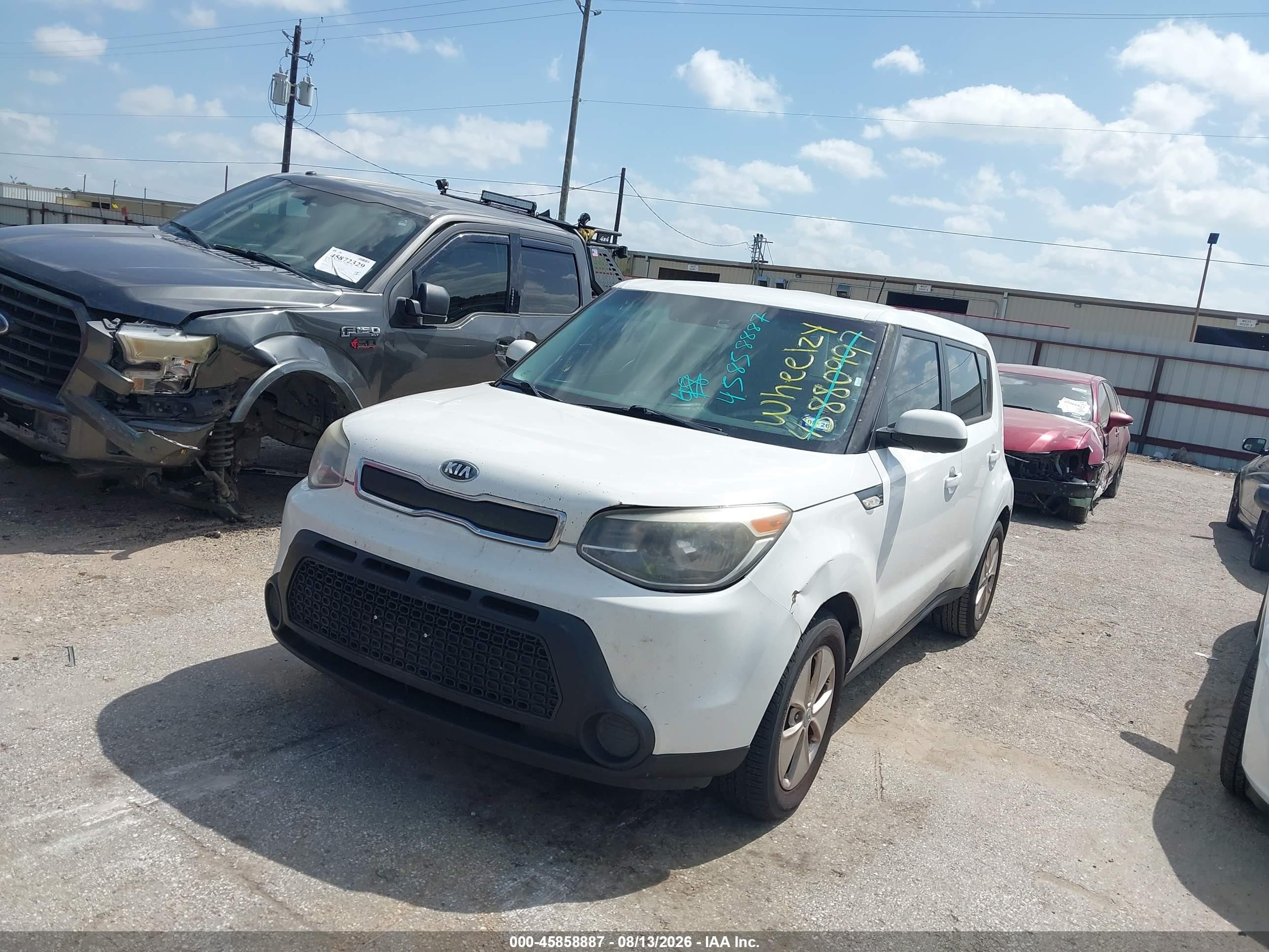 2014 Kia Soul   White vin: KNDJN2A24E7093007
