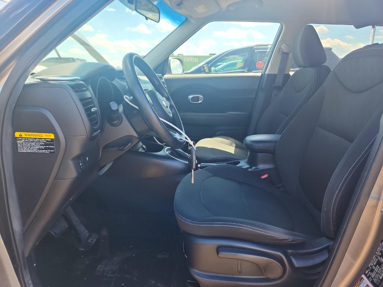 2014 Kia Soul Base Gray vin: KNDJN2A24E7102126