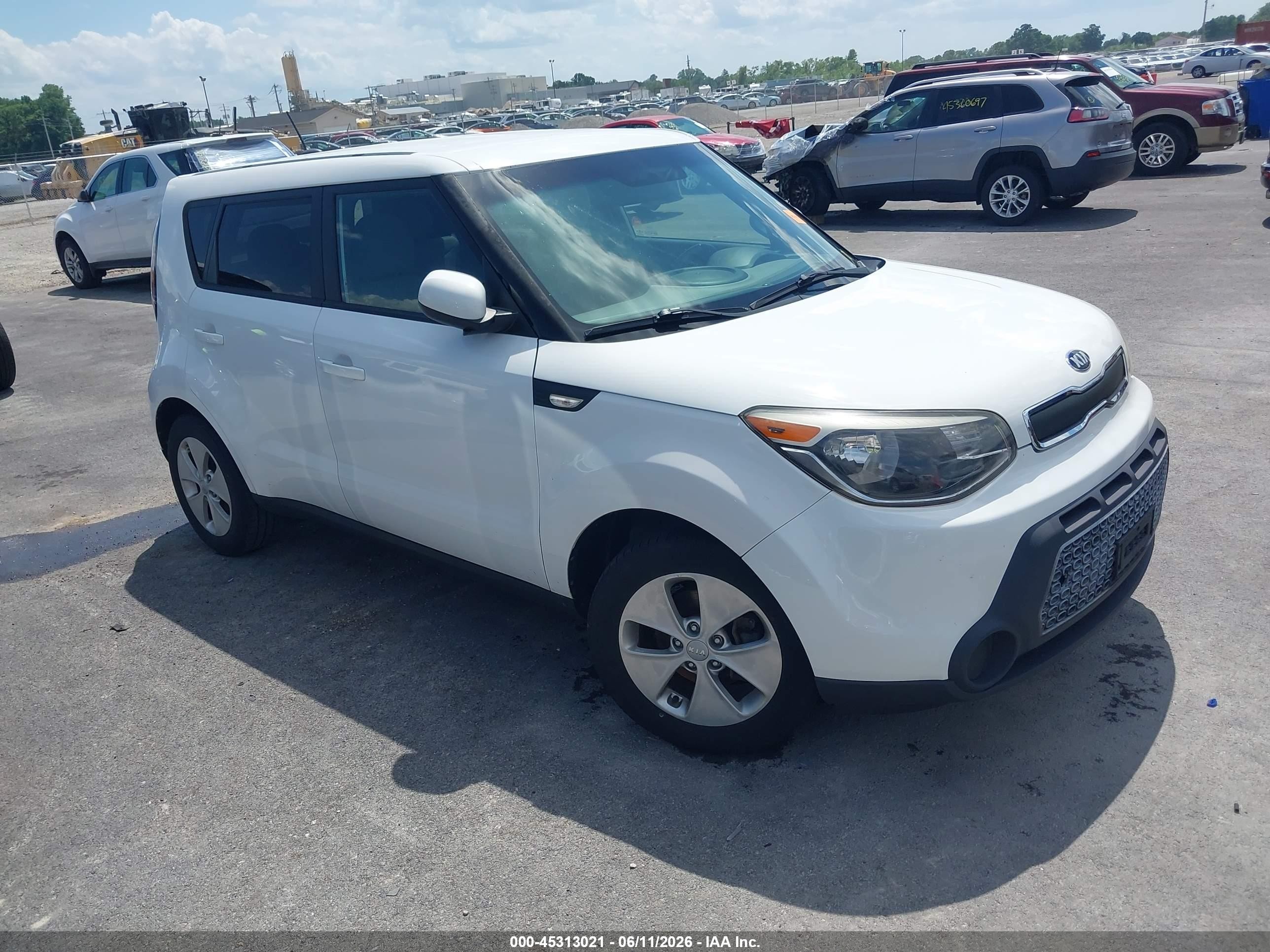 2014 Kia Soul   White vin: KNDJN2A24E7111439