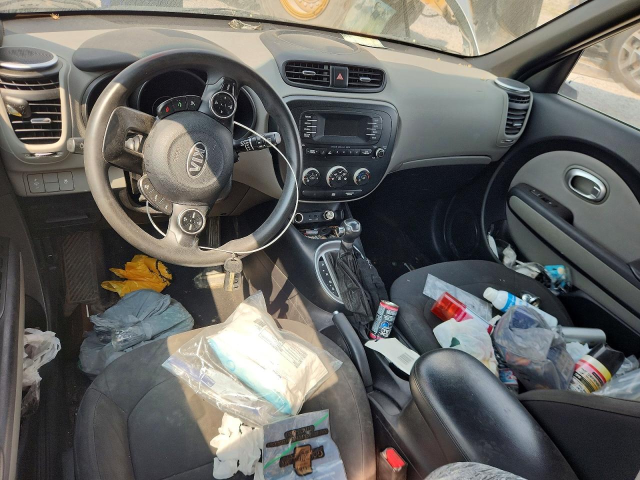 2014 Kia Soul Base Silver vin: KNDJN2A24E7720272