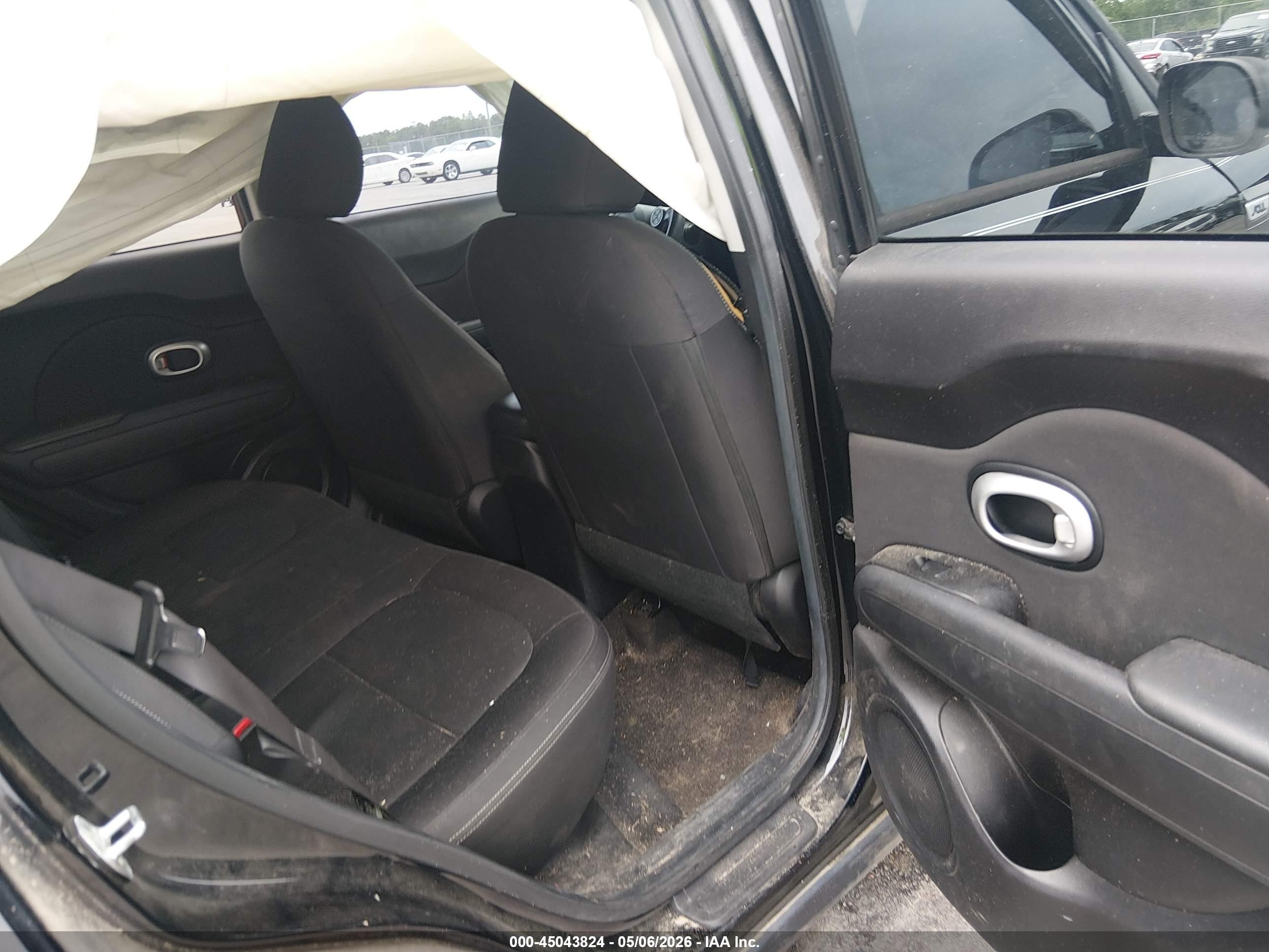 2015 Kia Soul   Black vin: KNDJN2A24F7115394