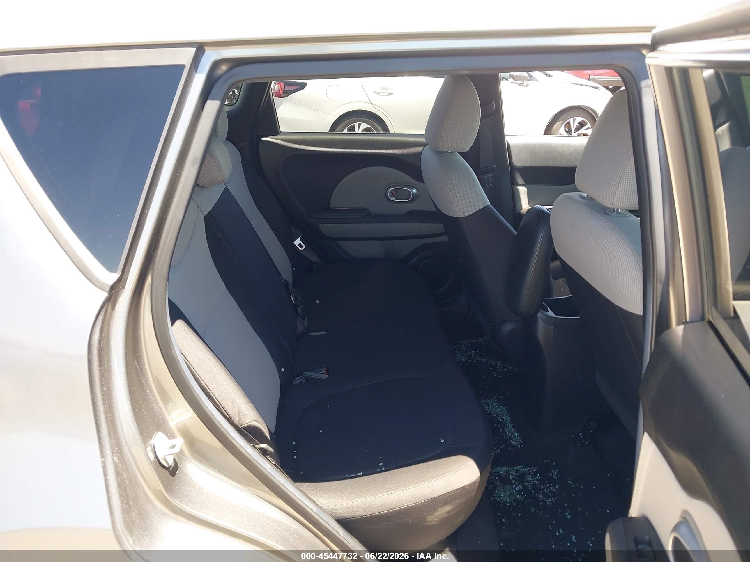 2015 Kia Soul   Gray vin: KNDJN2A24F7156138