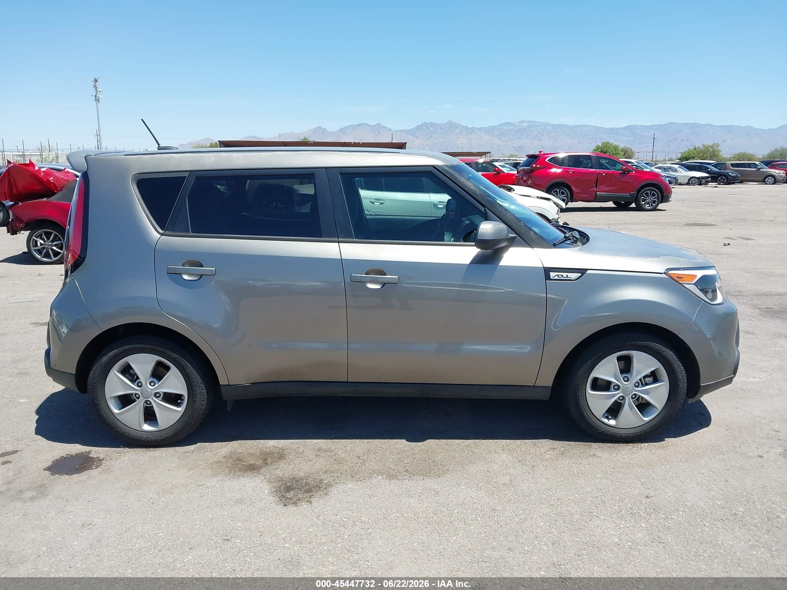 2015 Kia Soul   Gray vin: KNDJN2A24F7156138
