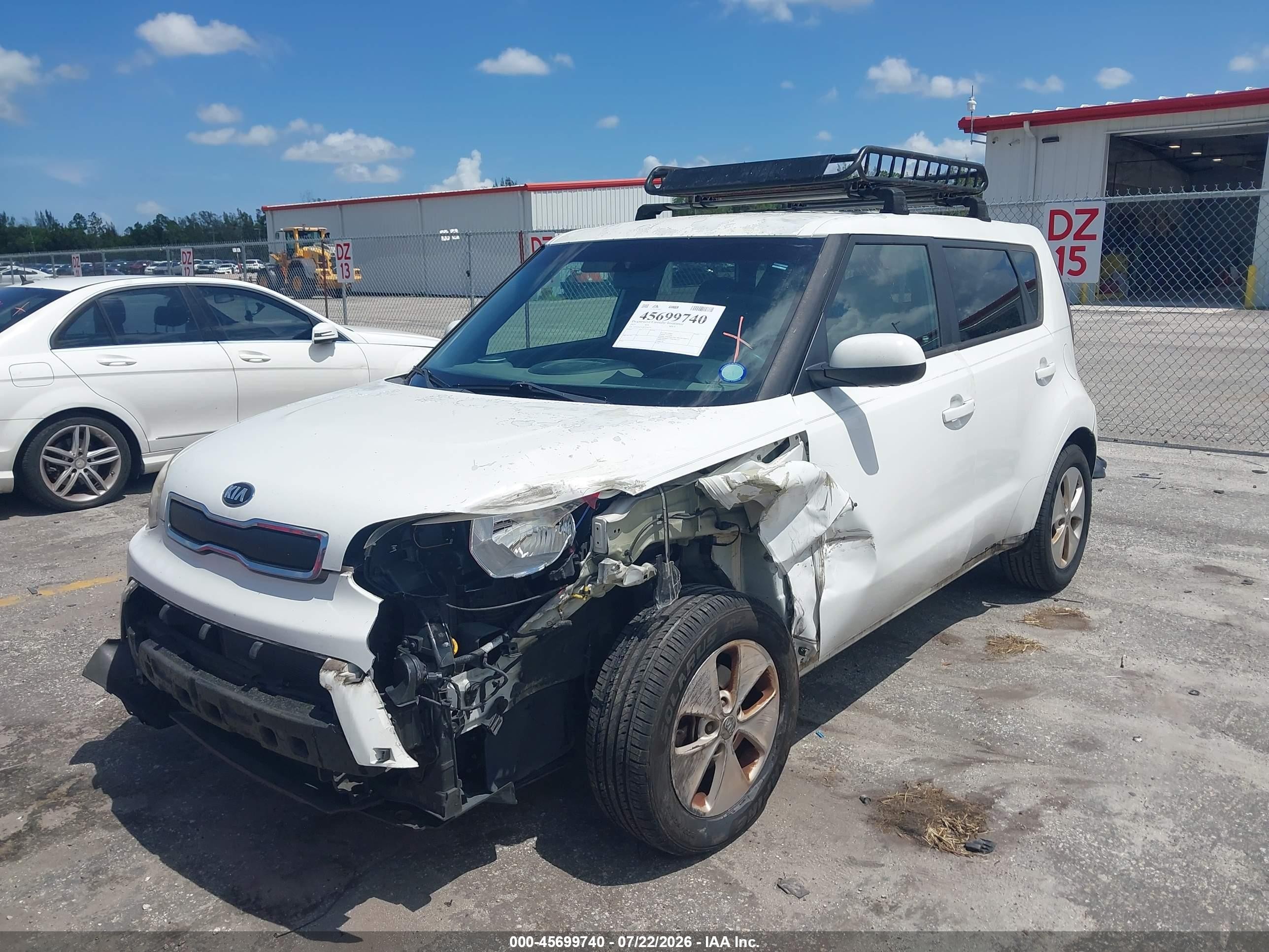 2015 Kia Soul   Белый vin: KNDJN2A24F7156771