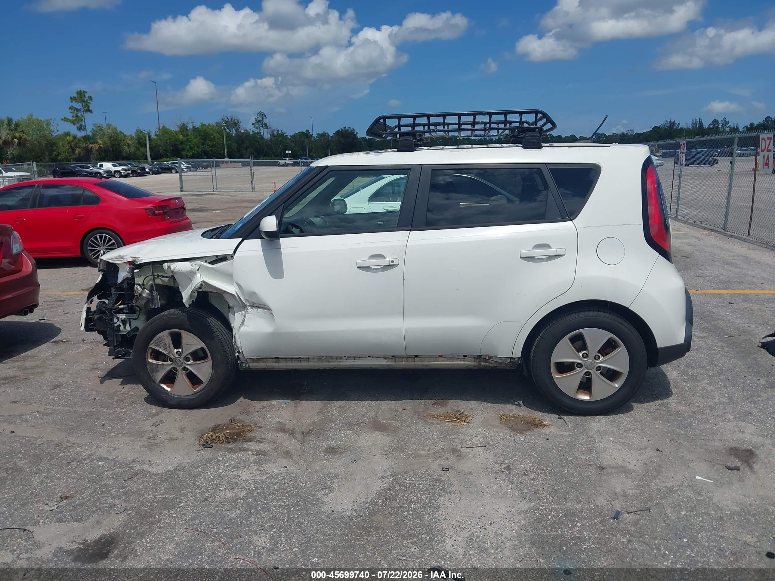 2015 Kia Soul   Белый vin: KNDJN2A24F7156771