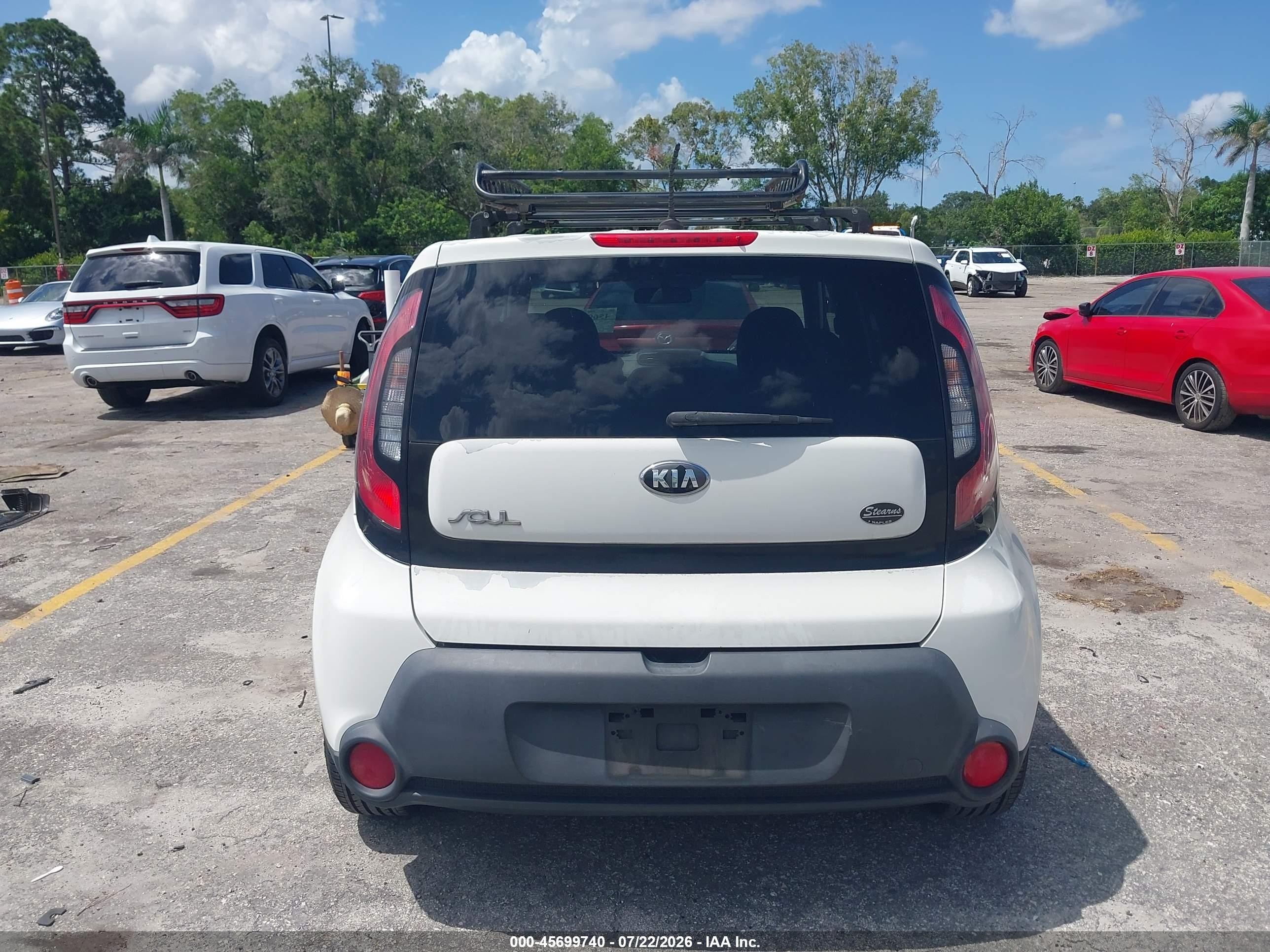 2015 Kia Soul   Белый vin: KNDJN2A24F7156771