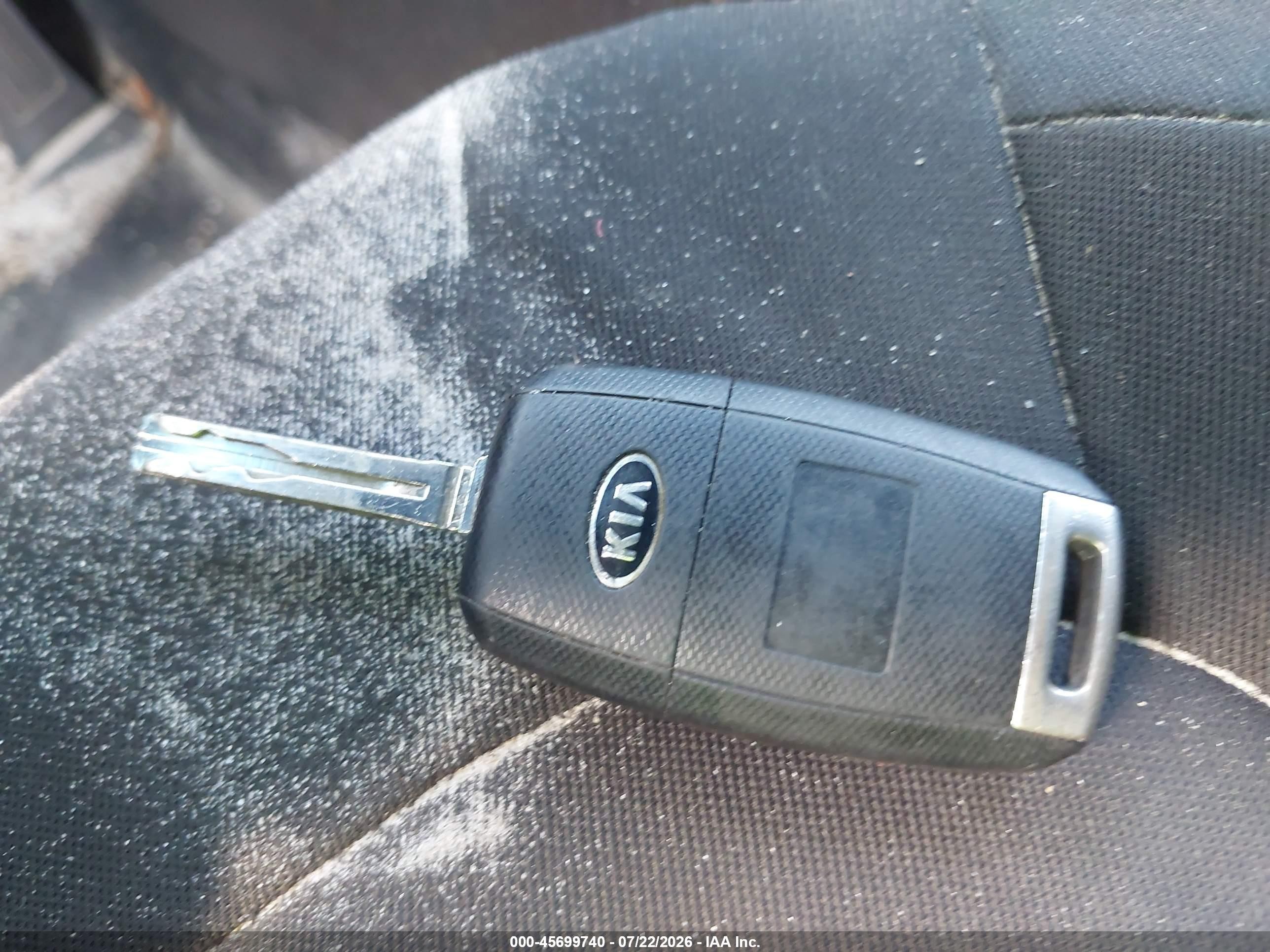 2015 Kia Soul   Белый vin: KNDJN2A24F7156771