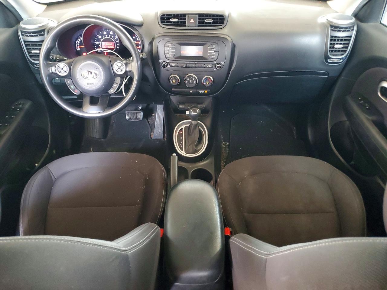 2015 Kia Soul Base Белый vin: KNDJN2A24F7163008