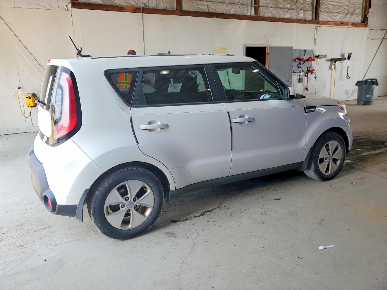 2015 Kia Soul Base Белый vin: KNDJN2A24F7163008