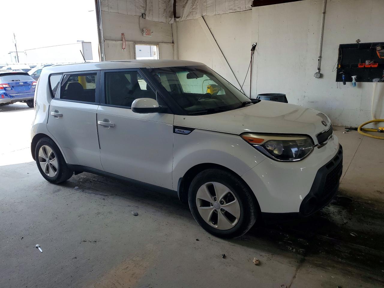 2015 Kia Soul Base Белый vin: KNDJN2A24F7163008