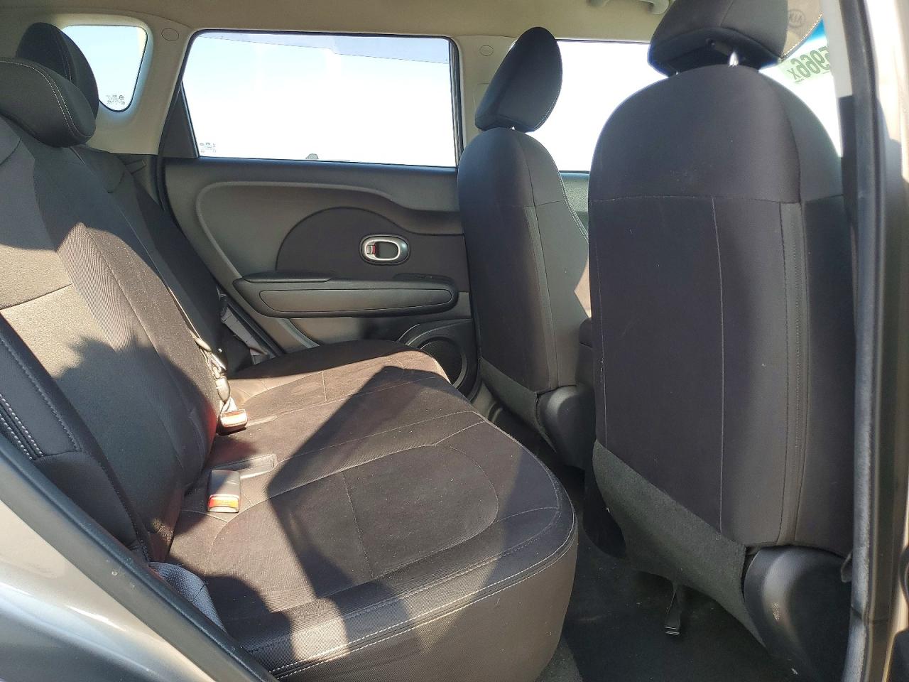 2015 Kia Soul Base Серый vin: KNDJN2A24F7167849