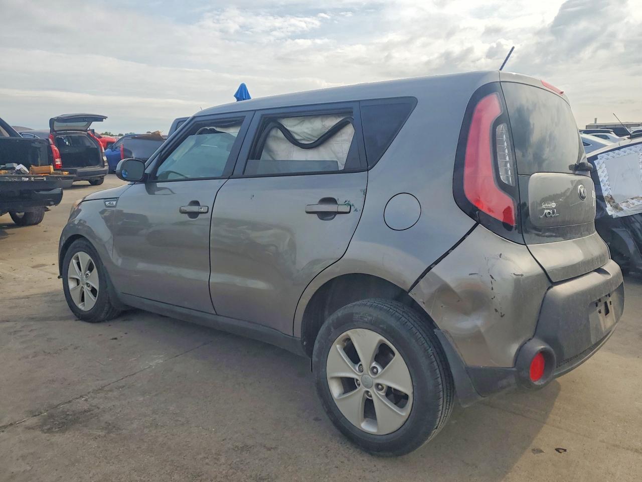 2015 Kia Soul Base Silver vin: KNDJN2A24F7217858