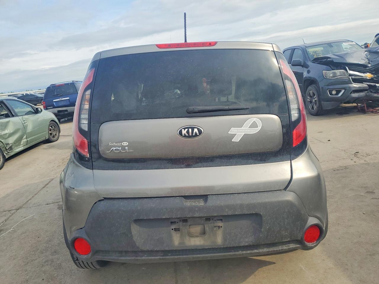 2015 Kia Soul Base Silver vin: KNDJN2A24F7217858