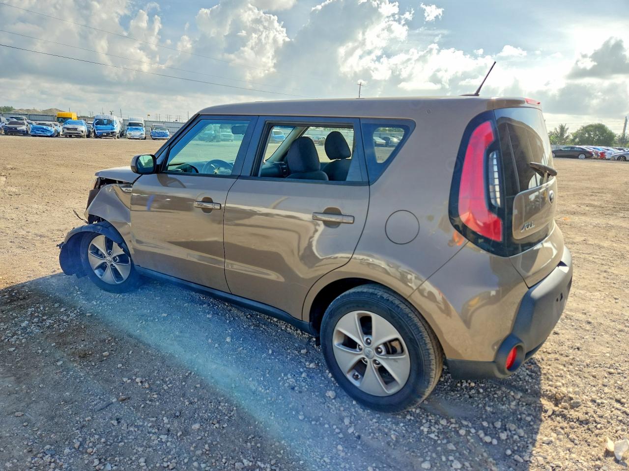 2015 Kia Soul Base Beige vin: KNDJN2A24F7220176