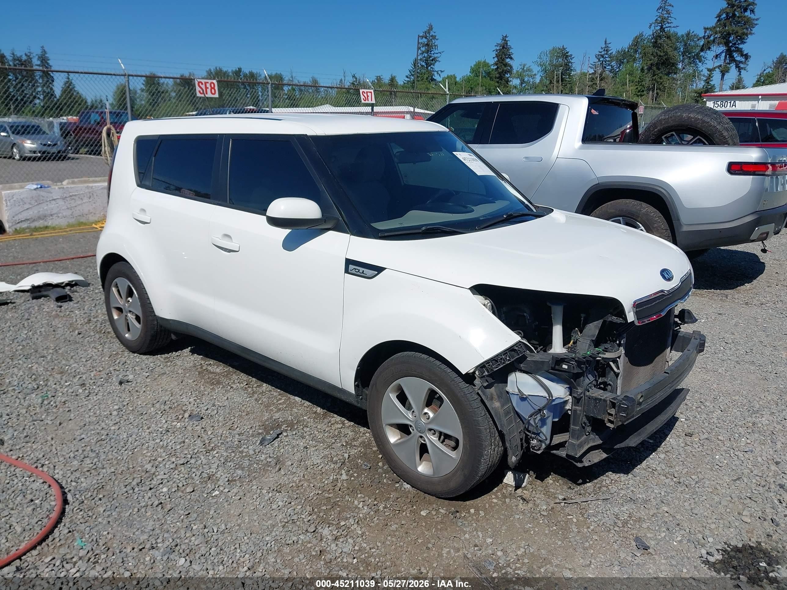 2015 Kia Soul   White vin: KNDJN2A24F7221747