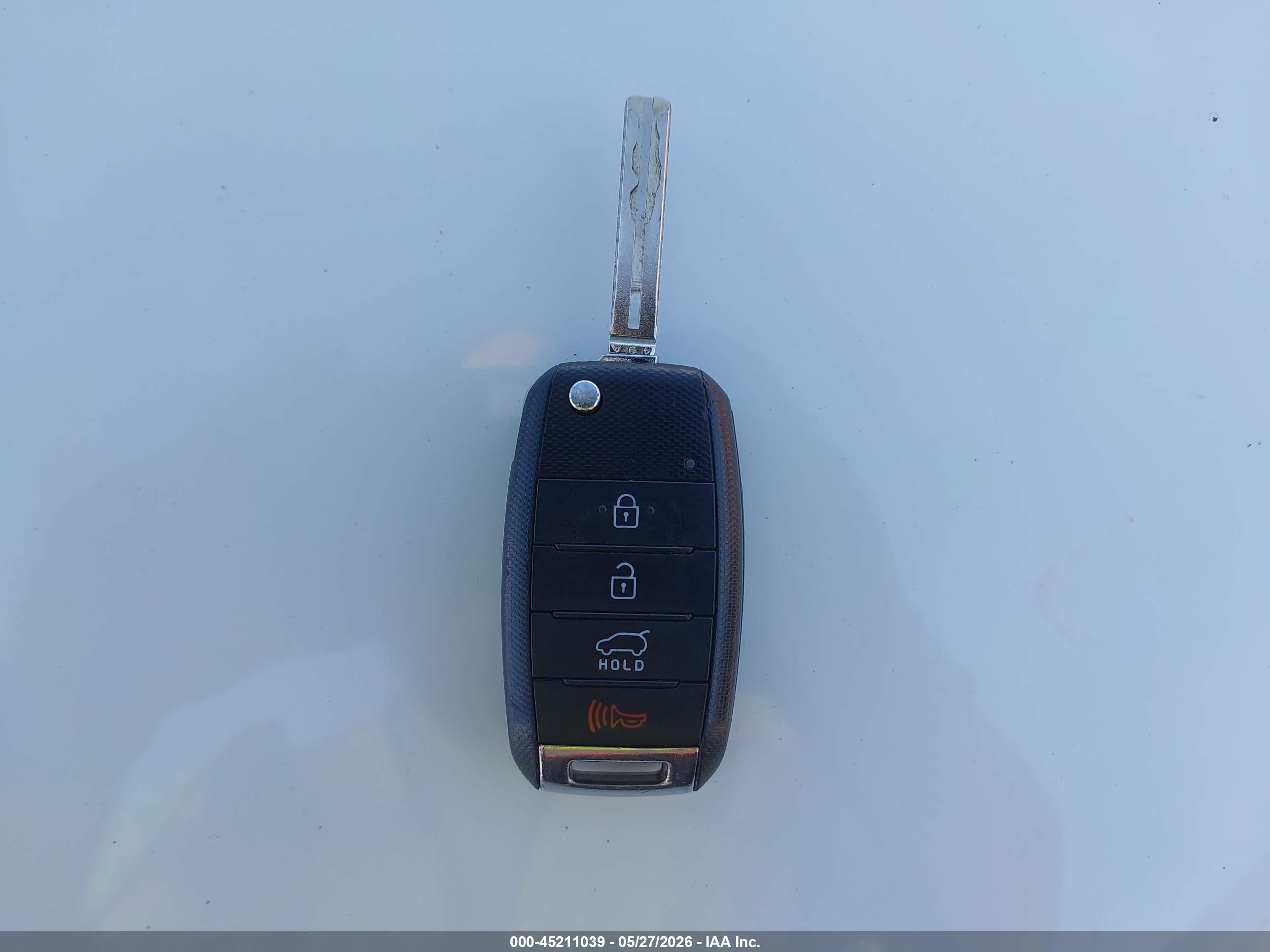 2015 Kia Soul   White vin: KNDJN2A24F7221747
