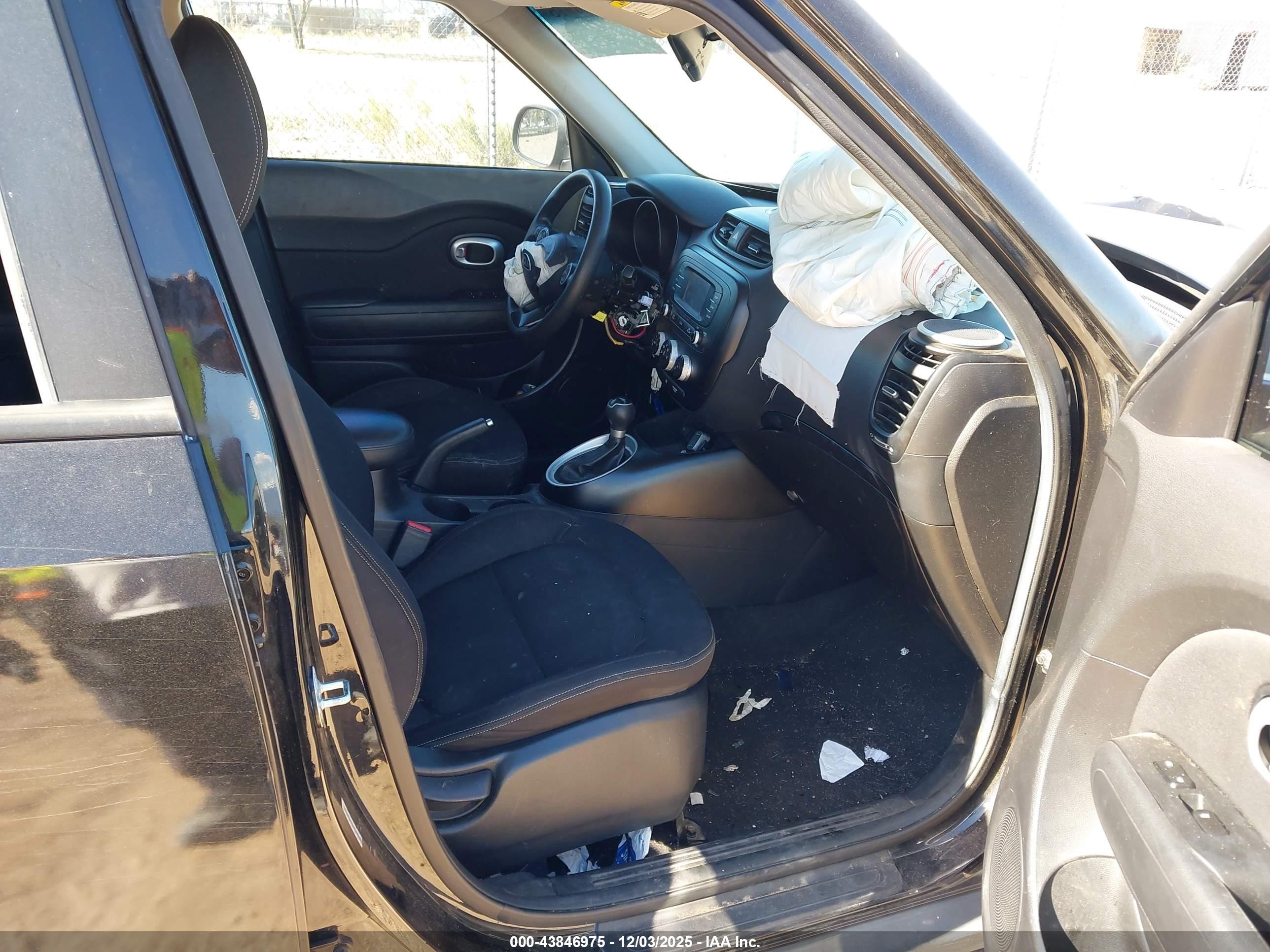2015 Kia Soul   Black vin: KNDJN2A24F7763804