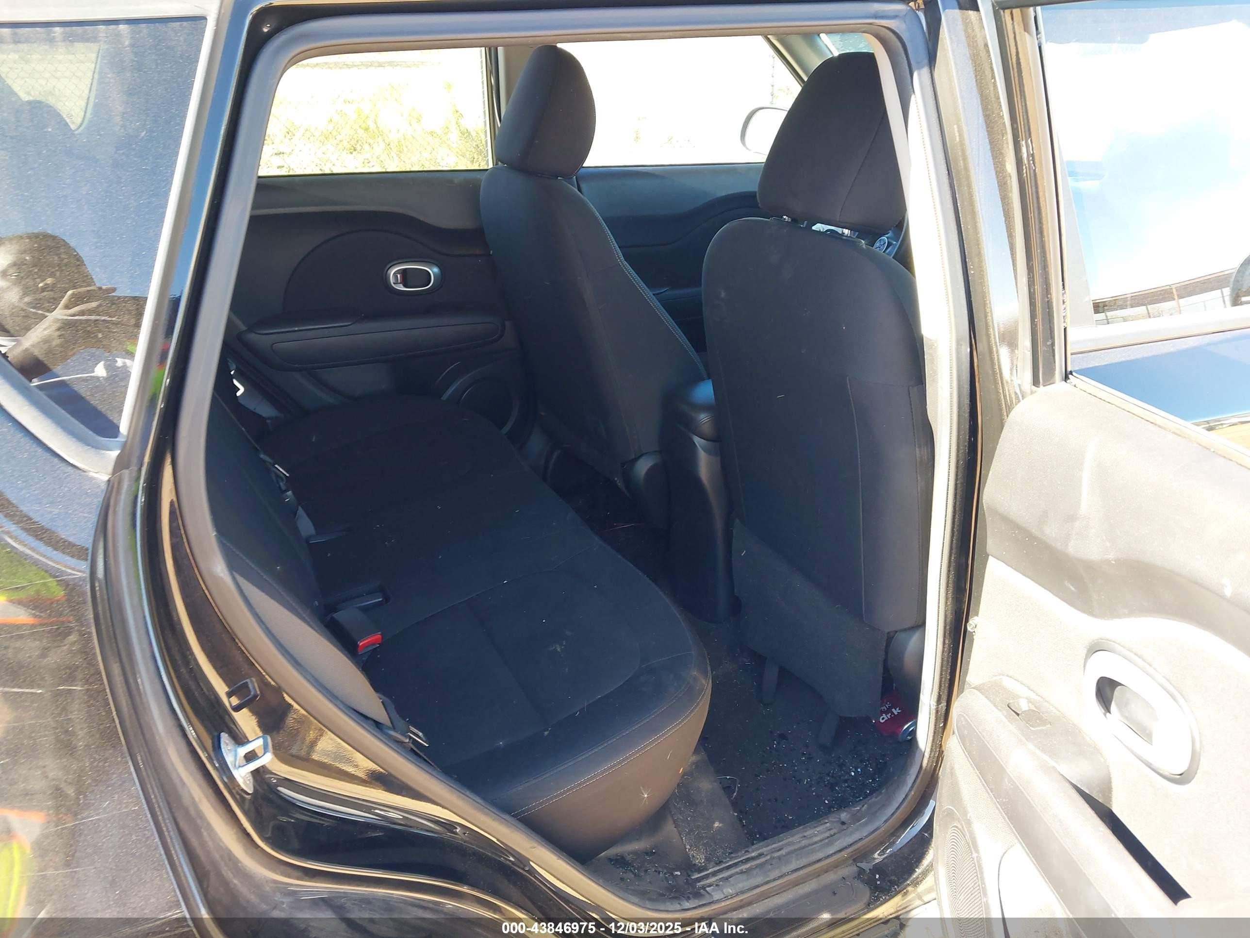 2015 Kia Soul   Black vin: KNDJN2A24F7763804