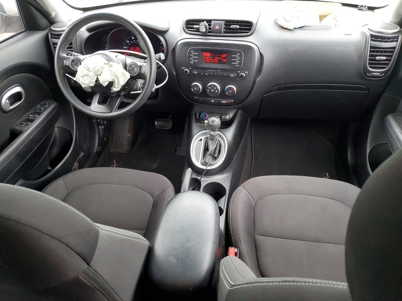 2015 Kia Soul Base White vin: KNDJN2A24F7777623